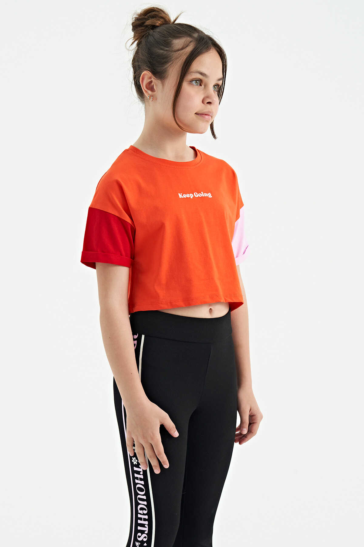 Tommylife Toptan Siyah Yazı Baskılı O Yaka Düşük Omuzlu Oversize Kız Çocuk T-Shirt - 75130
