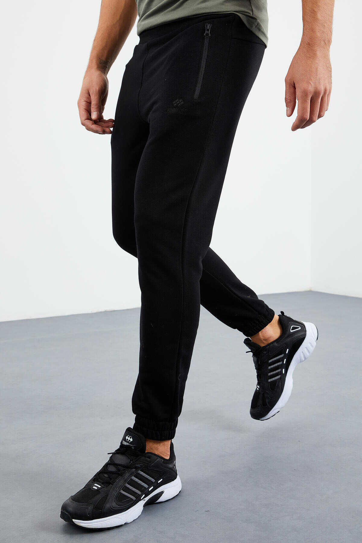 Tommylife Toptan Rahat Kalıp Jogger Erkek Eşofman Alt 84856 Siyah