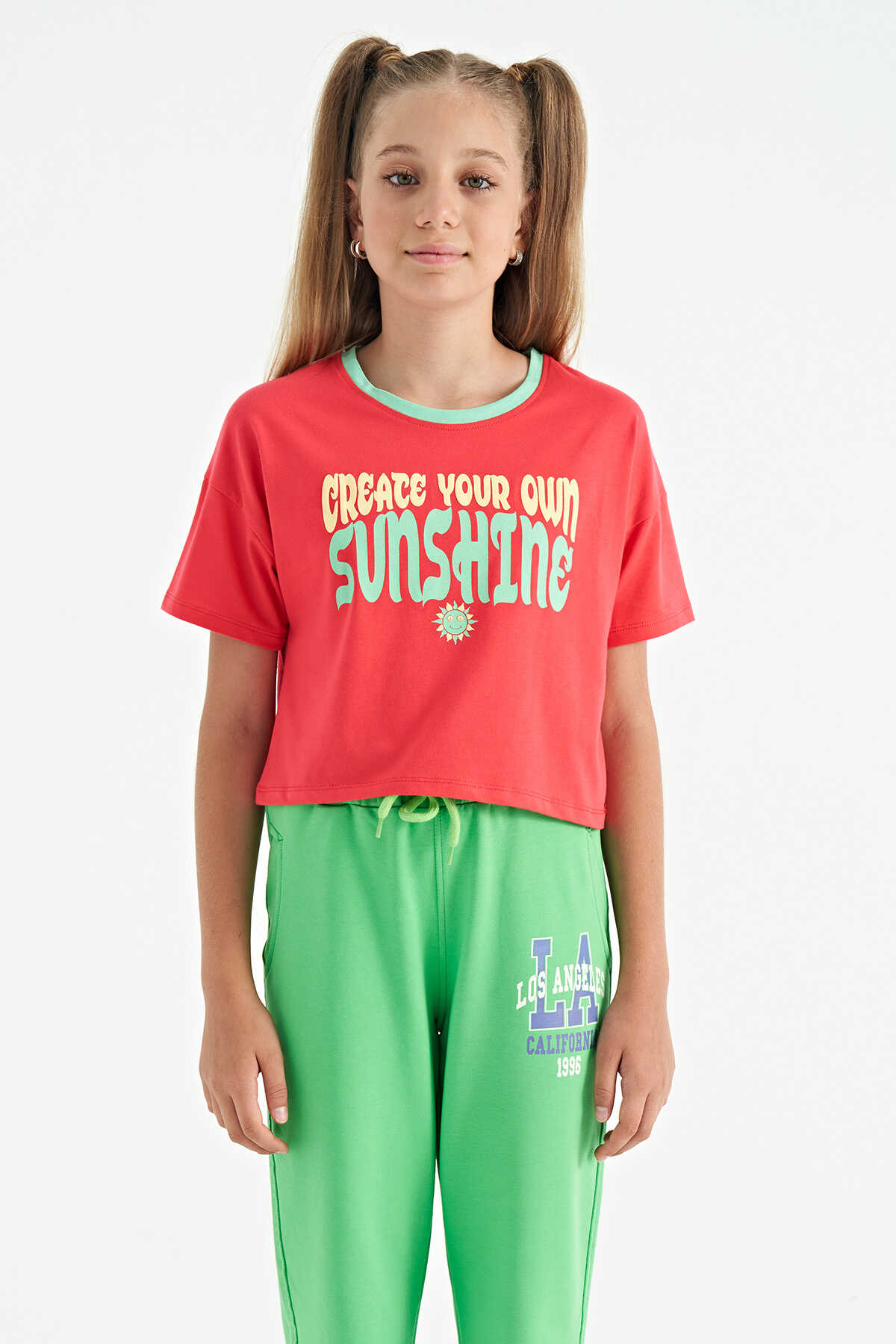 Tommylife Toptan Fiesta Renkli Yazı Baskılı O Yaka Oversize  Kısa Kollu Kız Çocuk T-Shirt - 75111