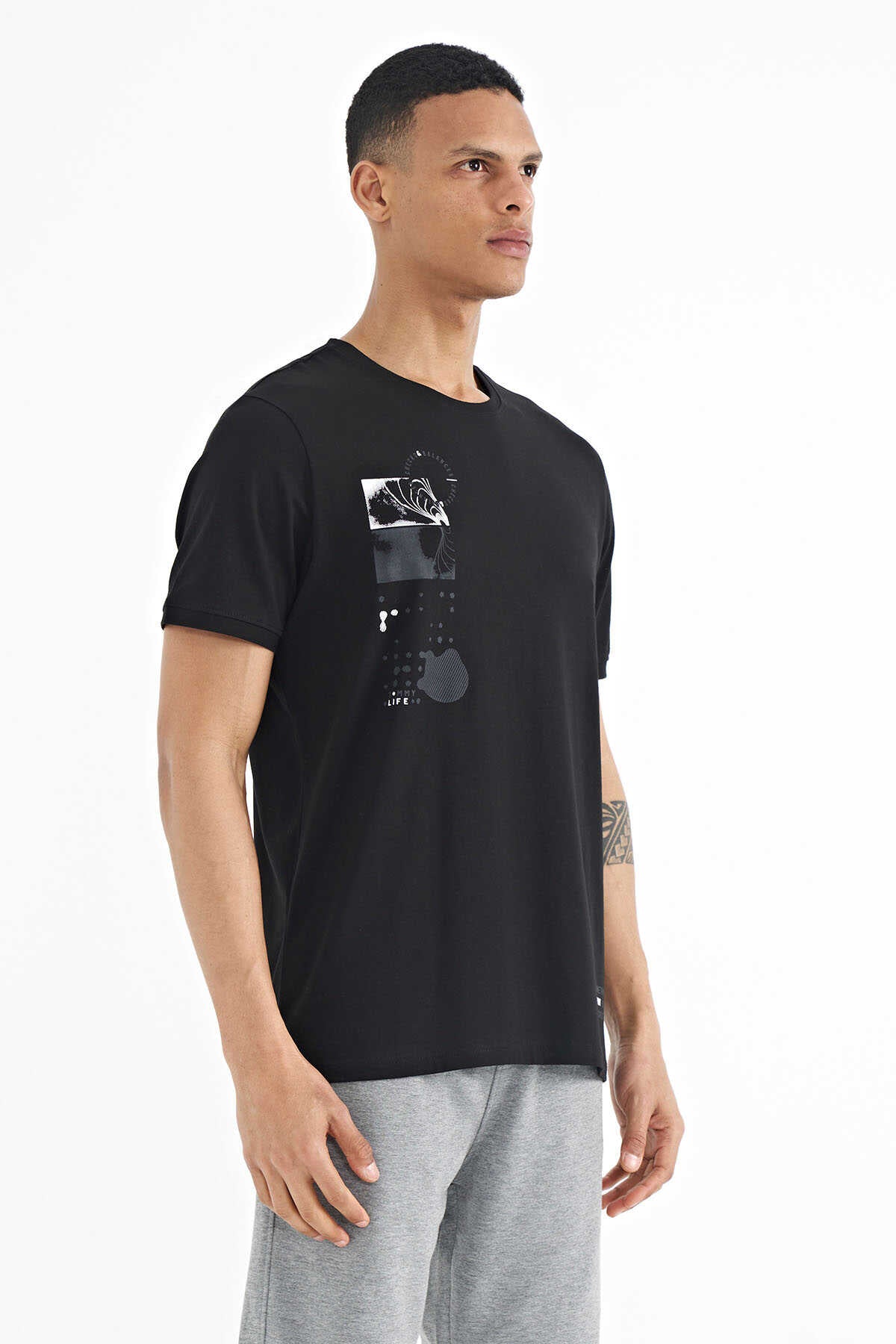 Tommylife Toptan Siyah Baskı O Yaka Detaylı Standart Form Erkek T-Shirt - 88216