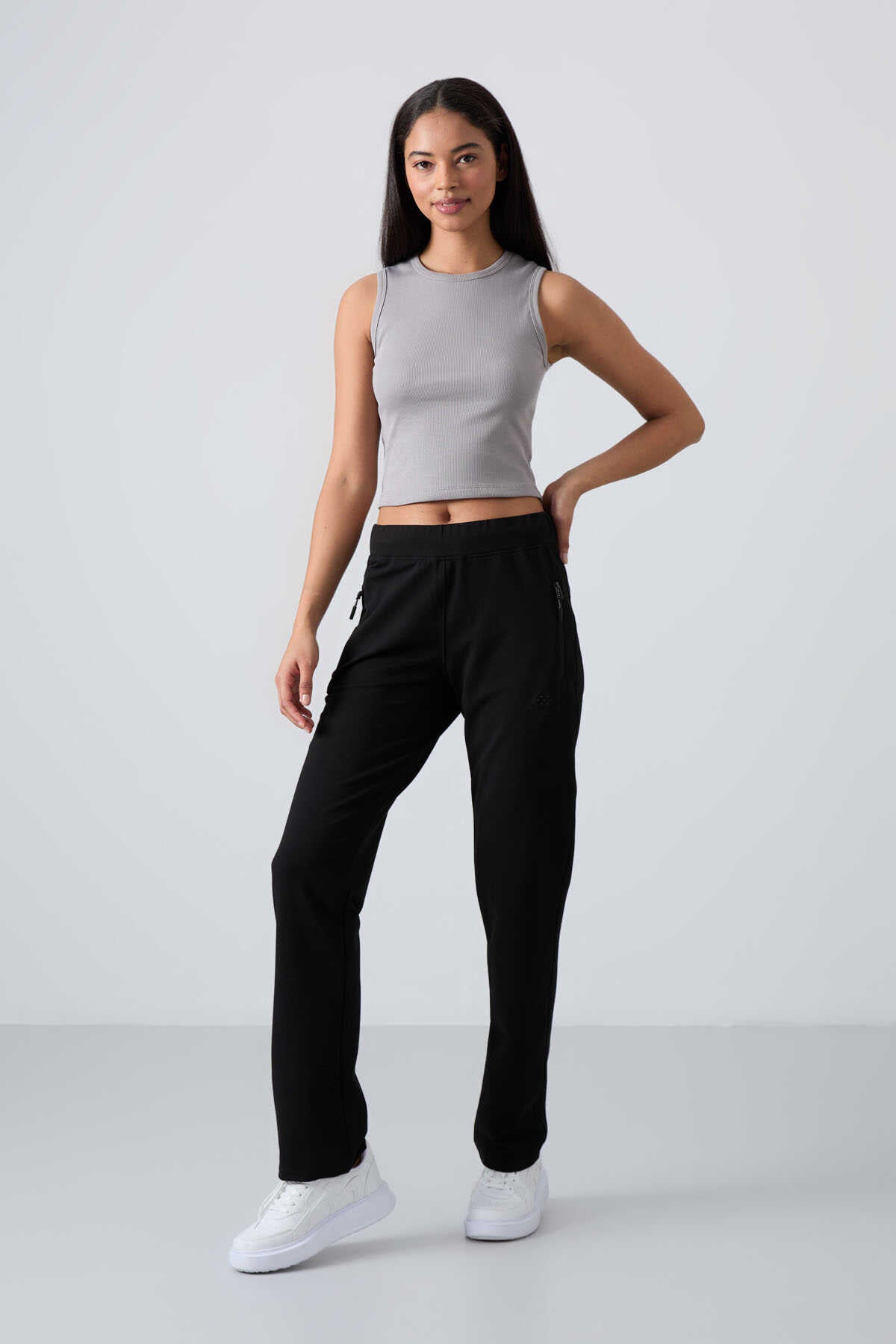 Tommylife Wholesale Black Zipper Pocket Comfortable Fit Classic Leg Women's Sweatpants - 94195