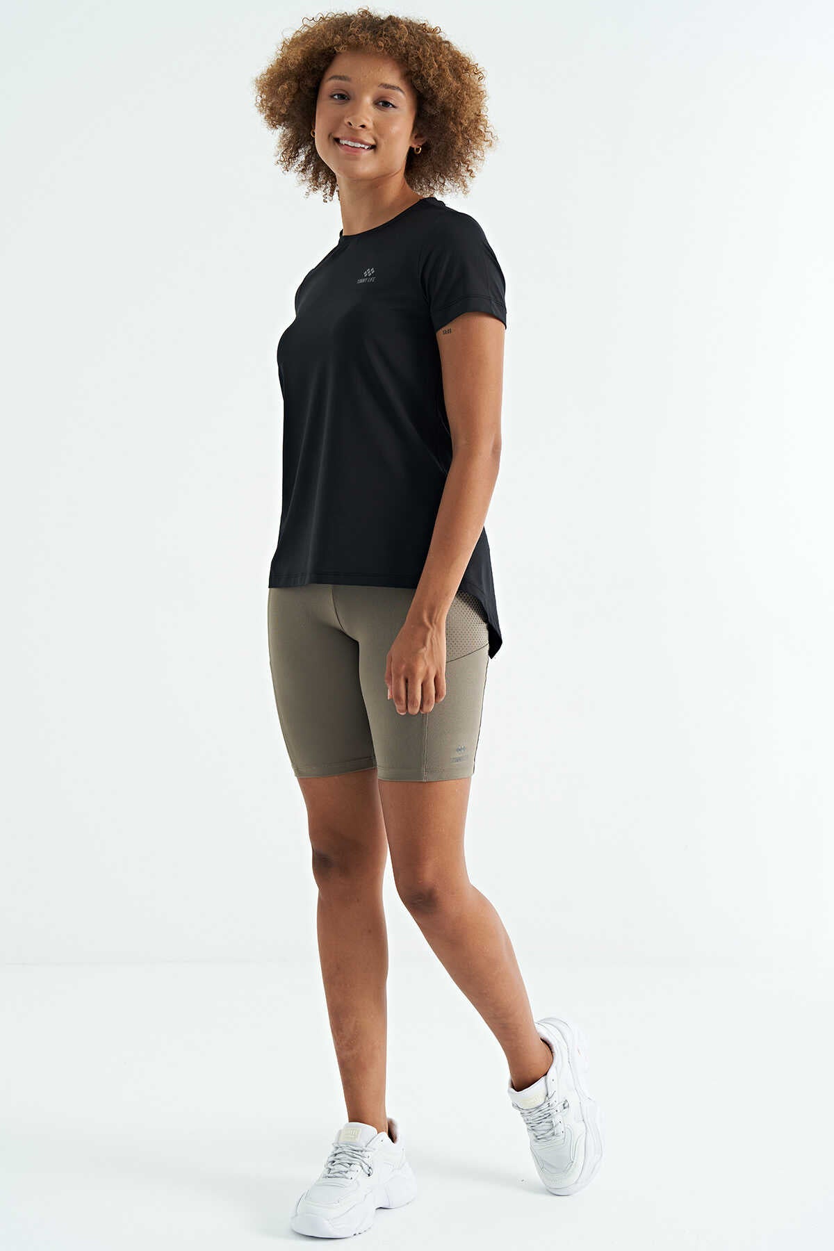 Tommylife Wholesale Black Back Slit Detail Crew Neck Short Sleeve Standard Fit Women's T-Shirt - 97267