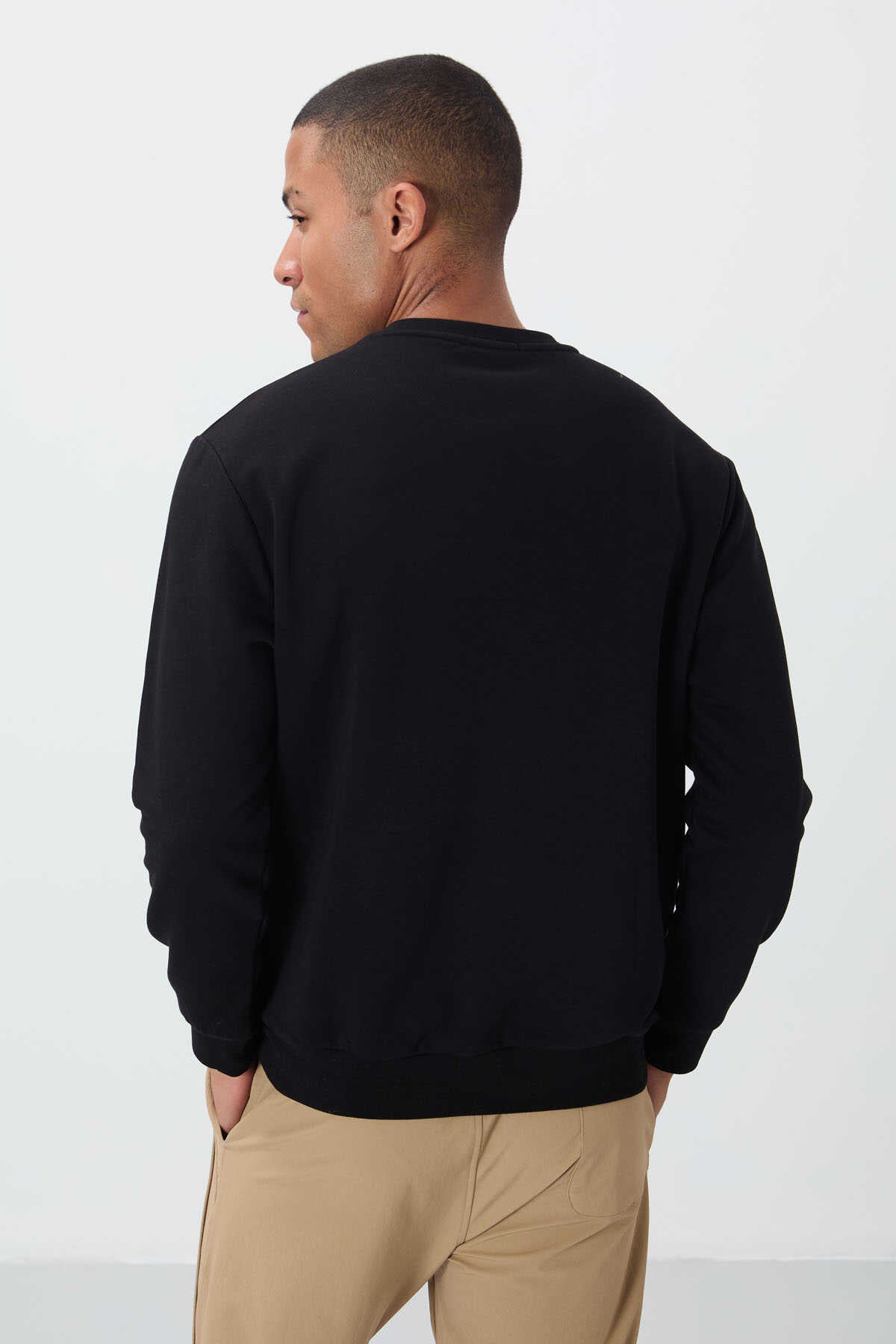 Tommylife Toptan Siyah Yazı Nakışlı O Yaka Rahat Form Erkek Sweatshirt - 88020