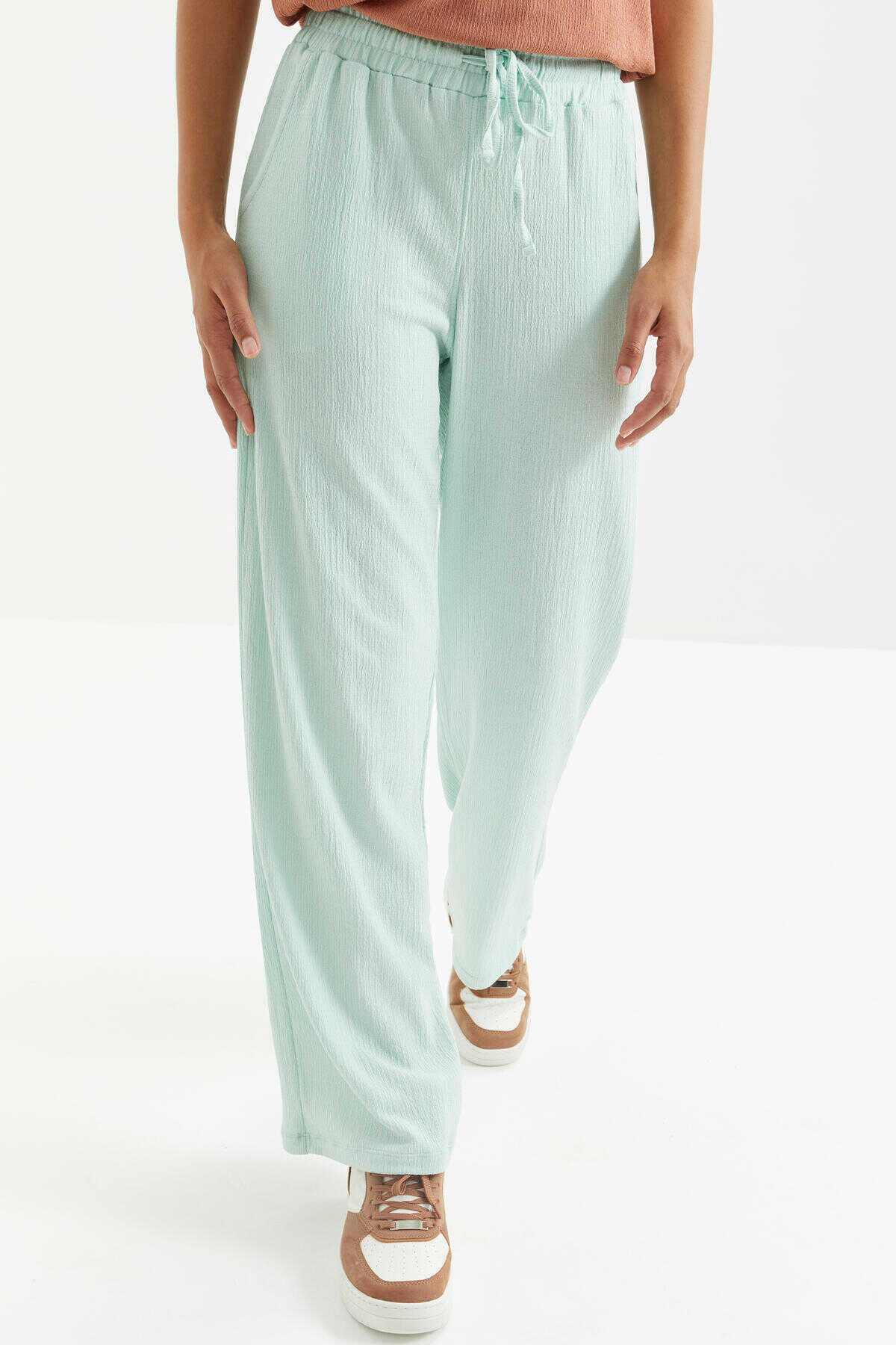 Tommylife Wholesale Aqua Green Cinch Waist Tie Detail Classic Leg Scrunch Fabric Women's Tracksuit Bottoms - 94619
