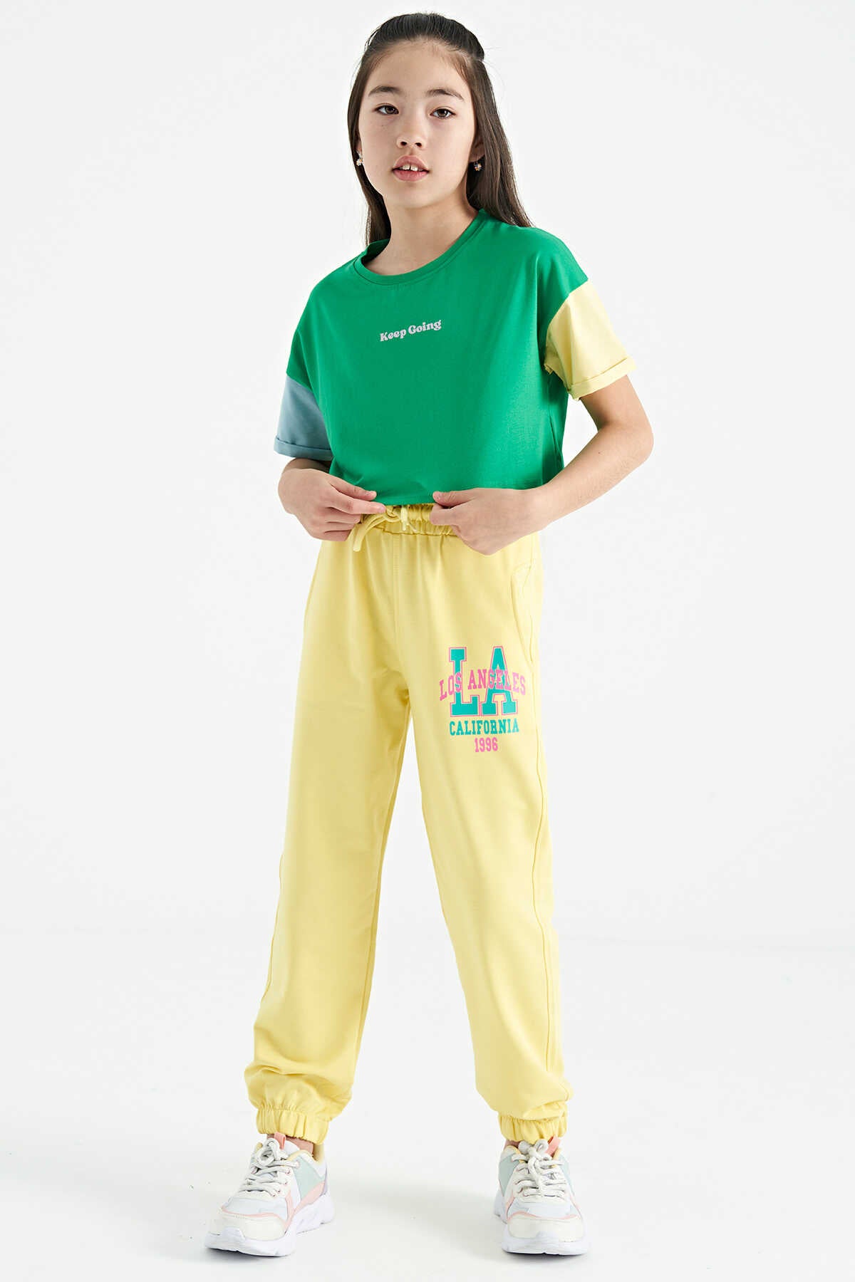 Tommylife Toptan Siyah Yazı Baskılı O Yaka Düşük Omuzlu Oversize Kız Çocuk T-Shirt - 75130