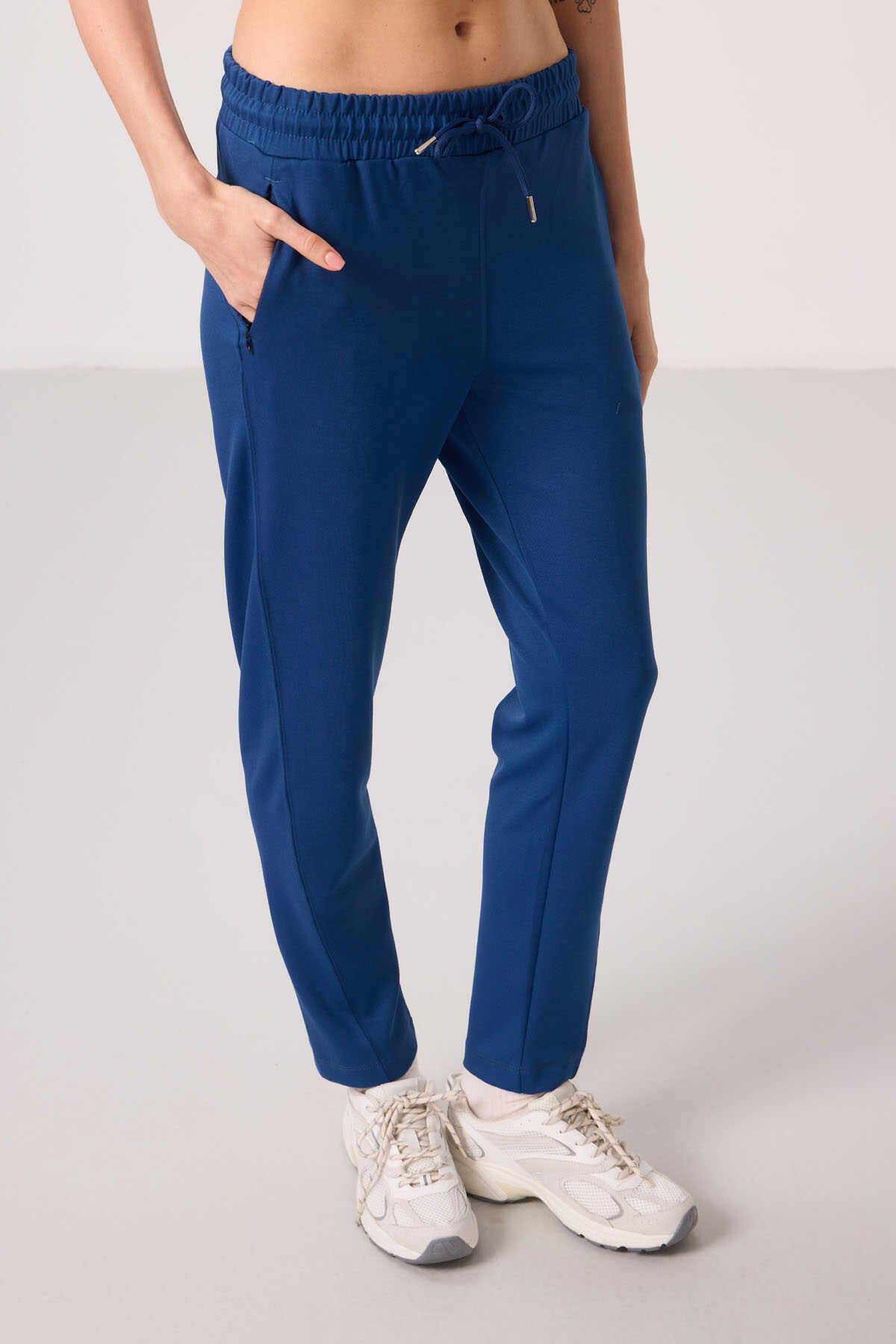 Tommylife Wholesale Soft Texture Hidden Zipper Skinny Leg Women's Trousers - 94668 Black