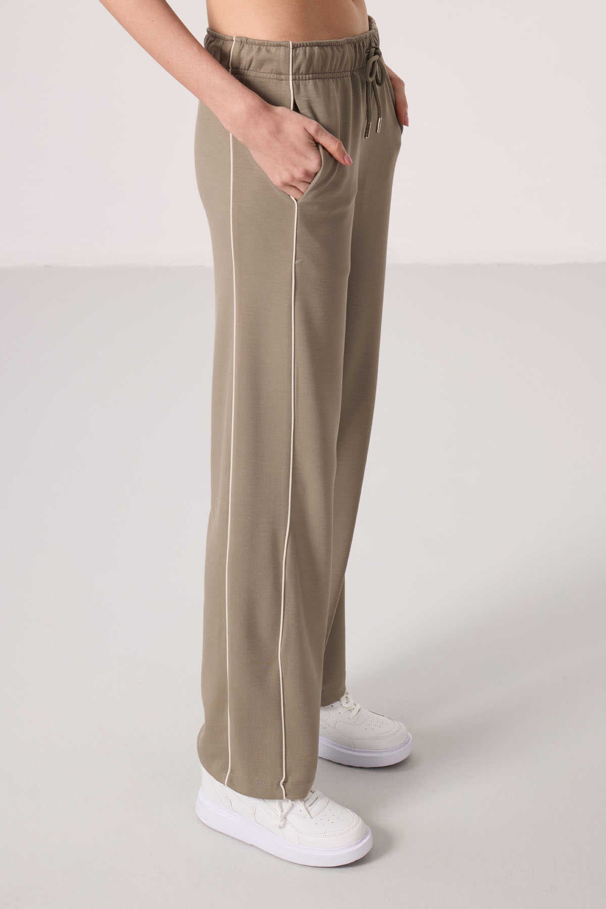 Tommylife Wholesale Soft Textured Side Panel Detailed Wide Leg Women's Palazzo Pants - 94669 Black