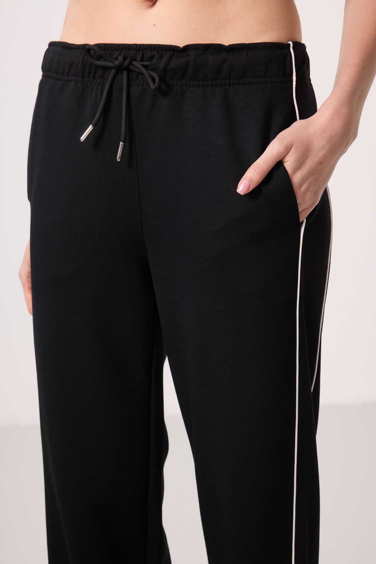 Tommylife Wholesale Soft Textured Side Panel Detailed Wide Leg Women's Palazzo Pants - 94669 Black