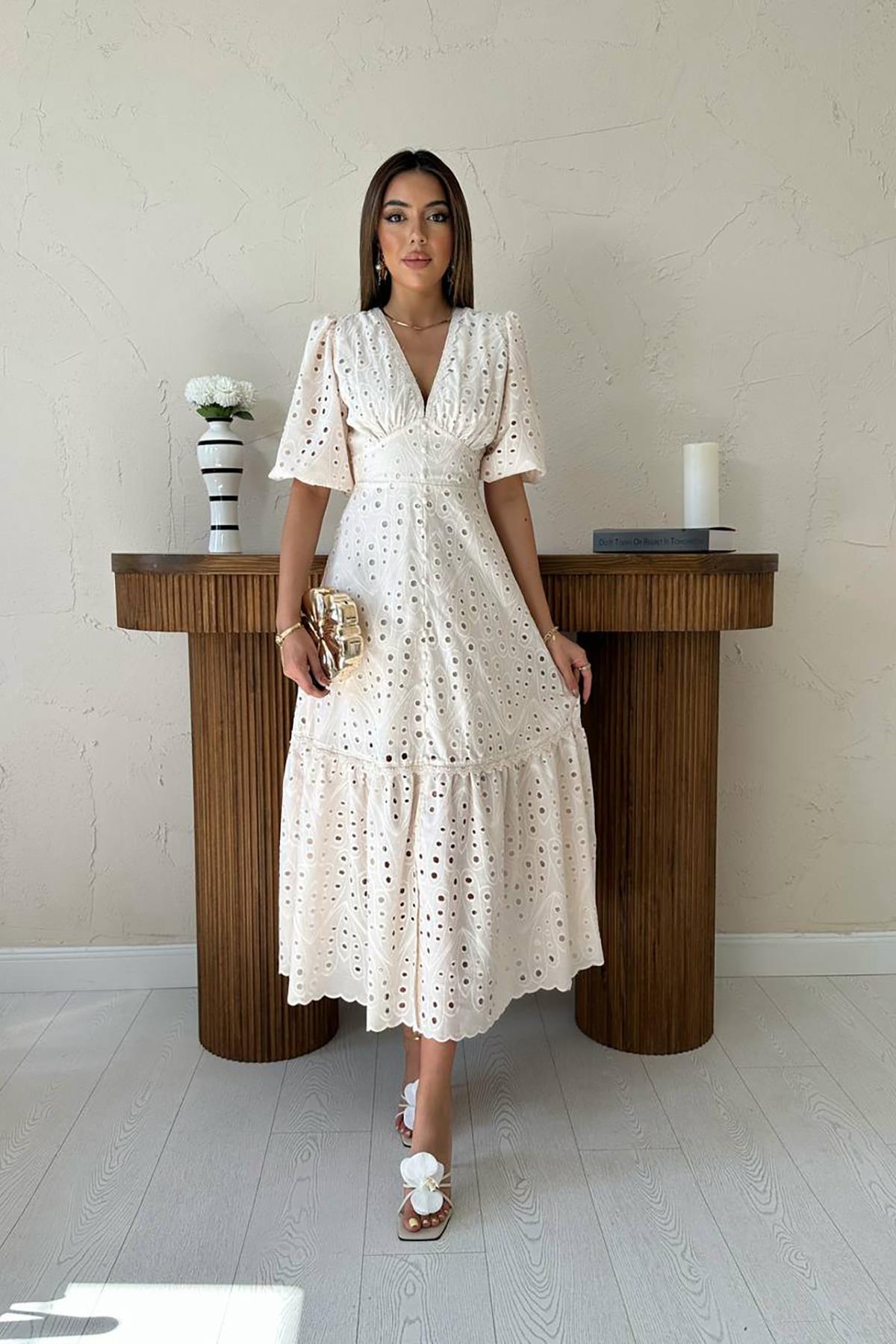 Toptan Bej Büzgü Detaylı Dantelli Brode Elbise Bej L