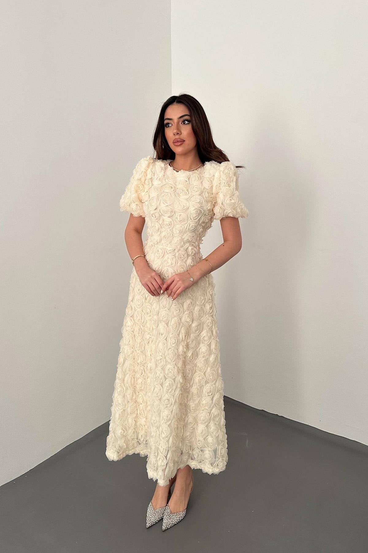 Toptan Bej Güllü Elbise