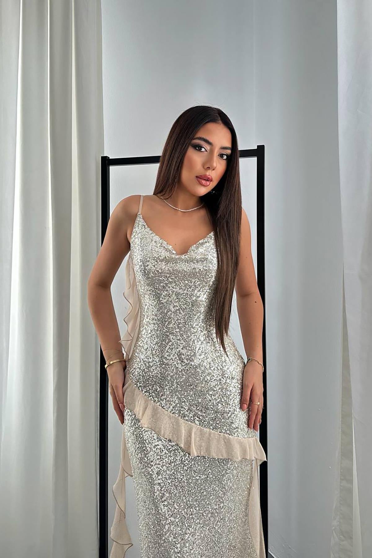 Bej Pul Payetli Şifon Fırfırlı Elbise