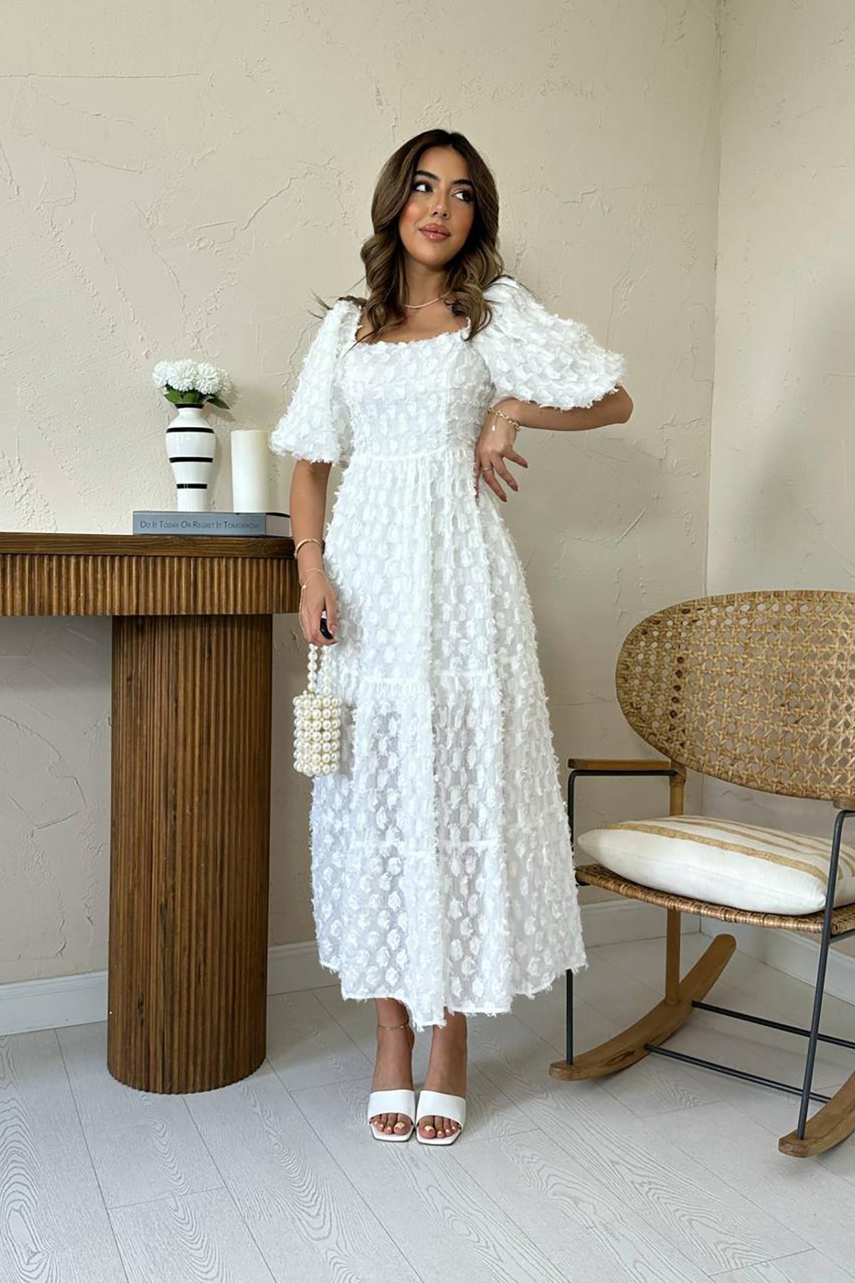 Toptan Beyaz Balon Kollu Fırfırlı Elbise