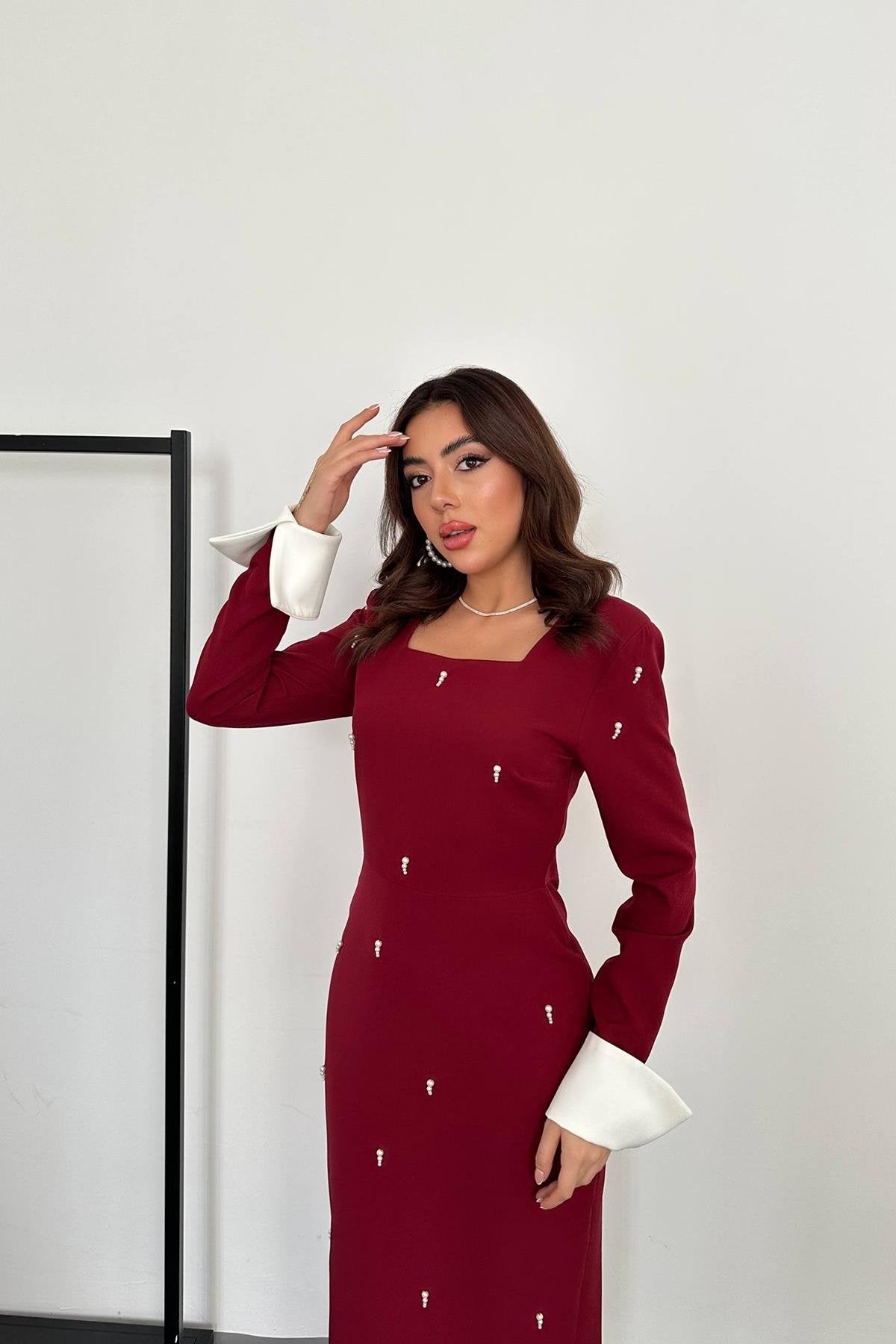 Toptan Bordo İşlemeli Atlas Elbise