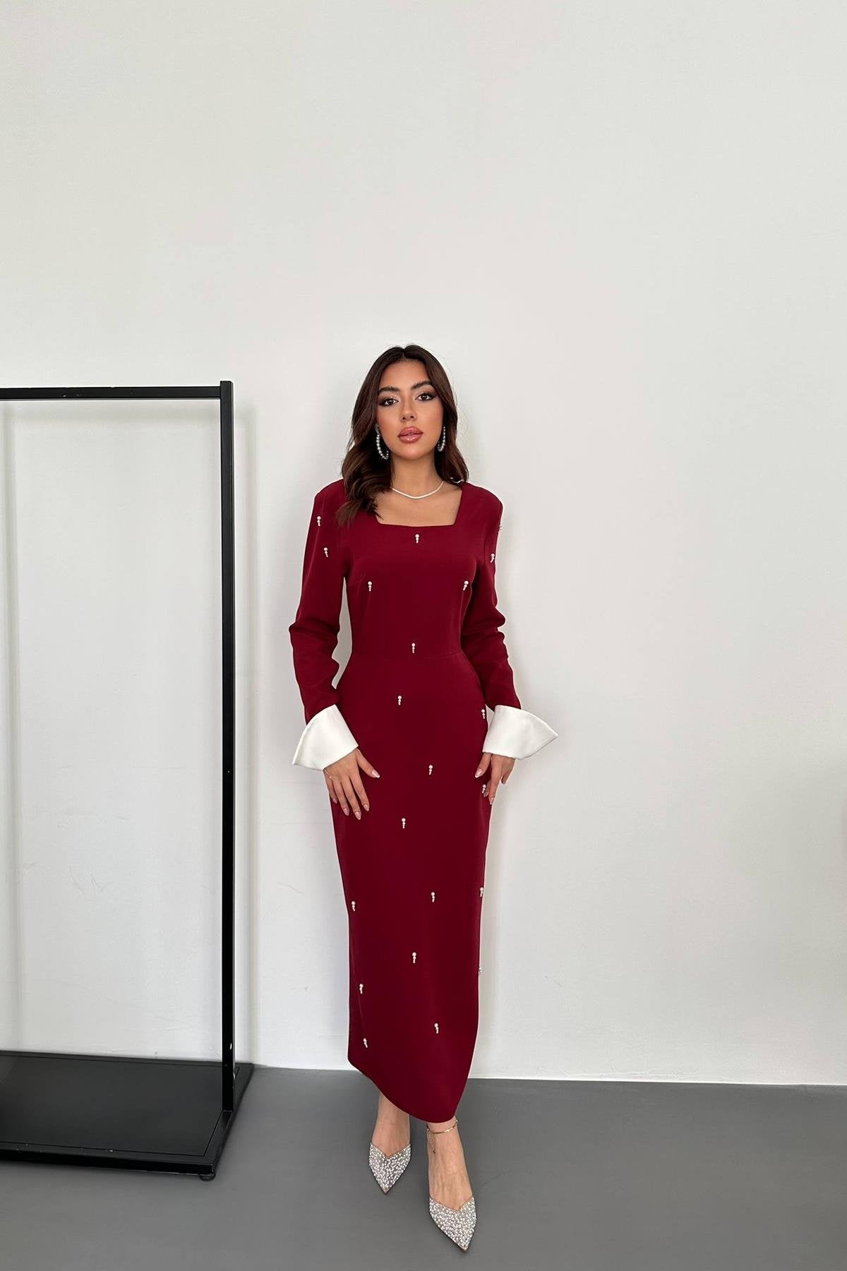 Toptan Bordo İşlemeli Atlas Elbise Bordo L
