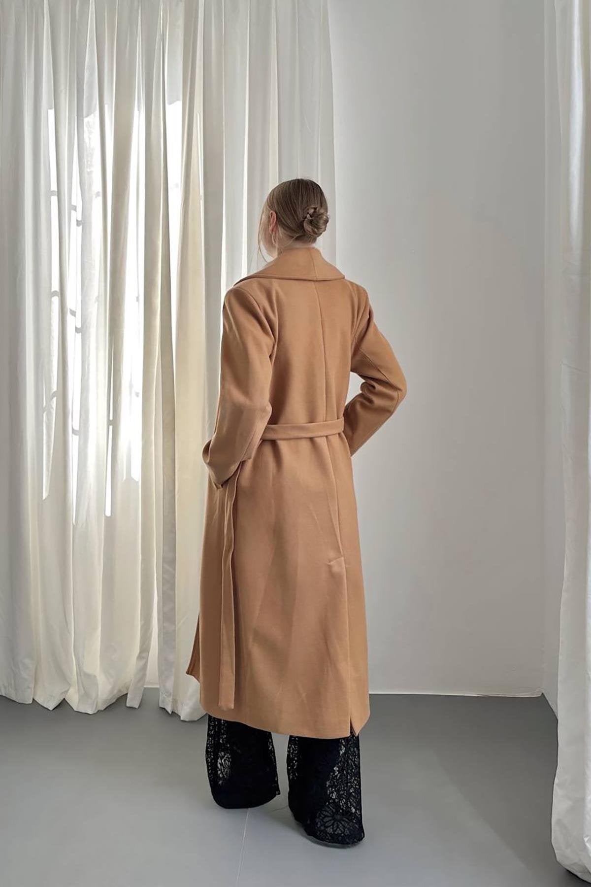 Toptan Camel Kuşaklı Midi Kaban