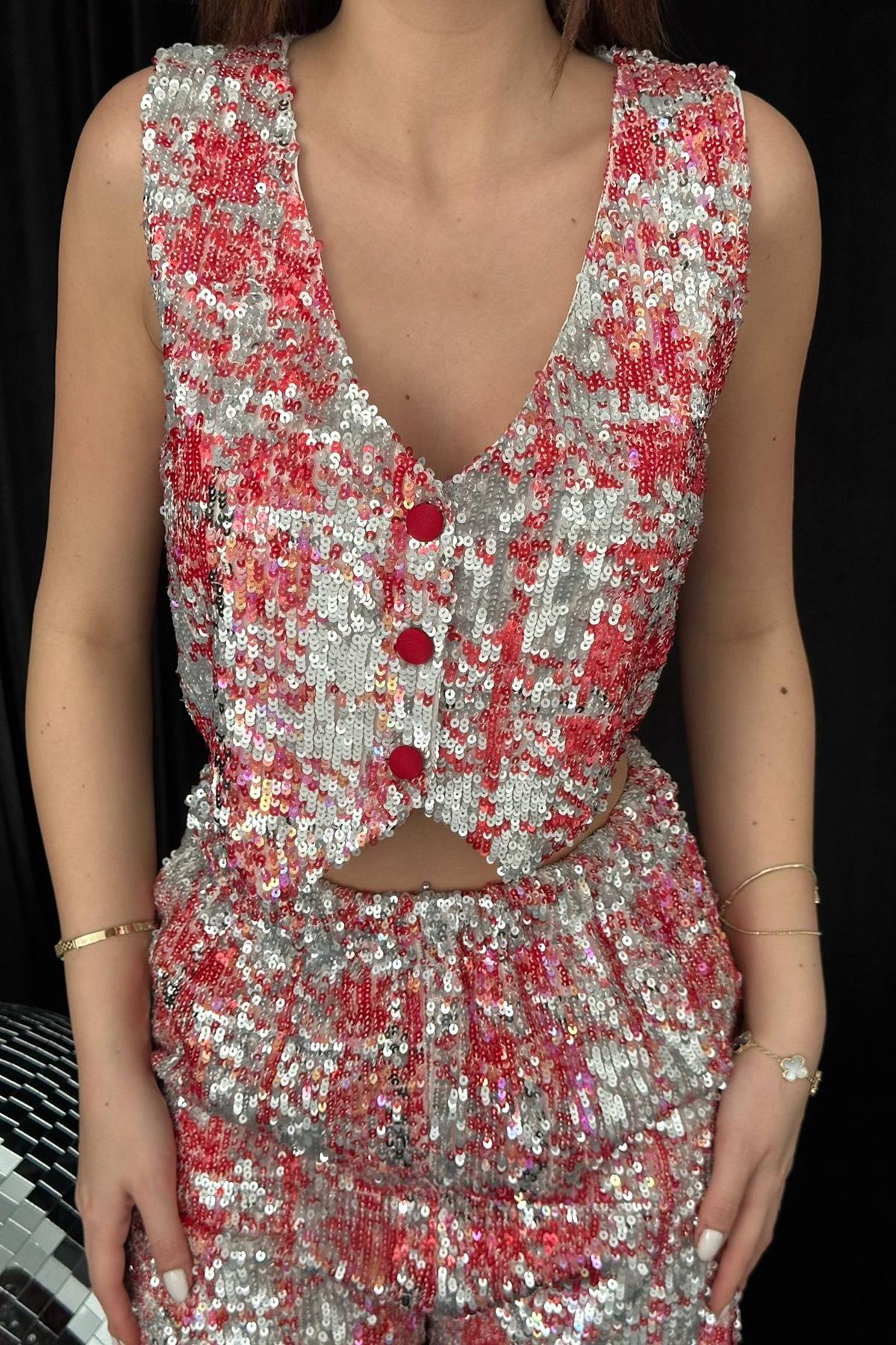 Toptan Kırmızı Pullu Yelek Ve Pantolon Takım