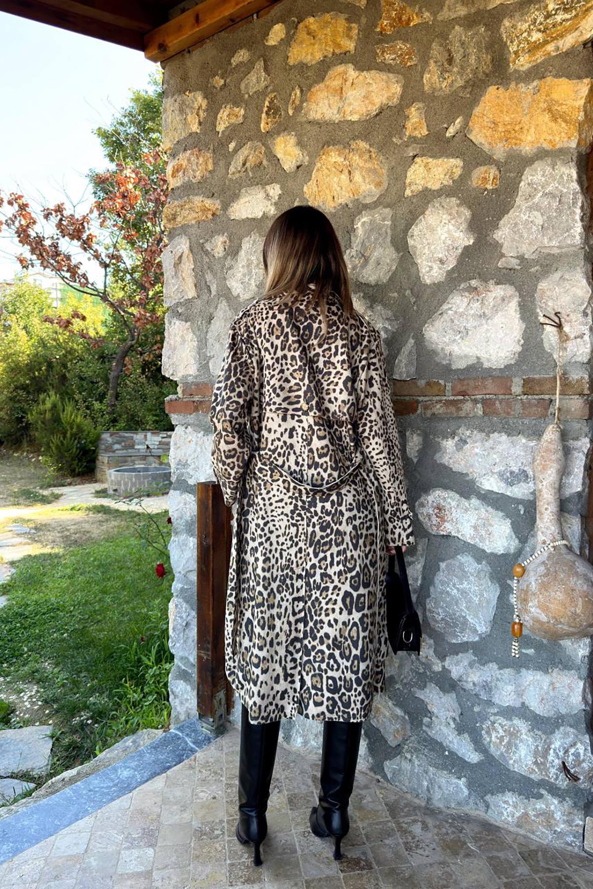 Toptan Leopar Ön Ve Arkası Pelerinli Kaban