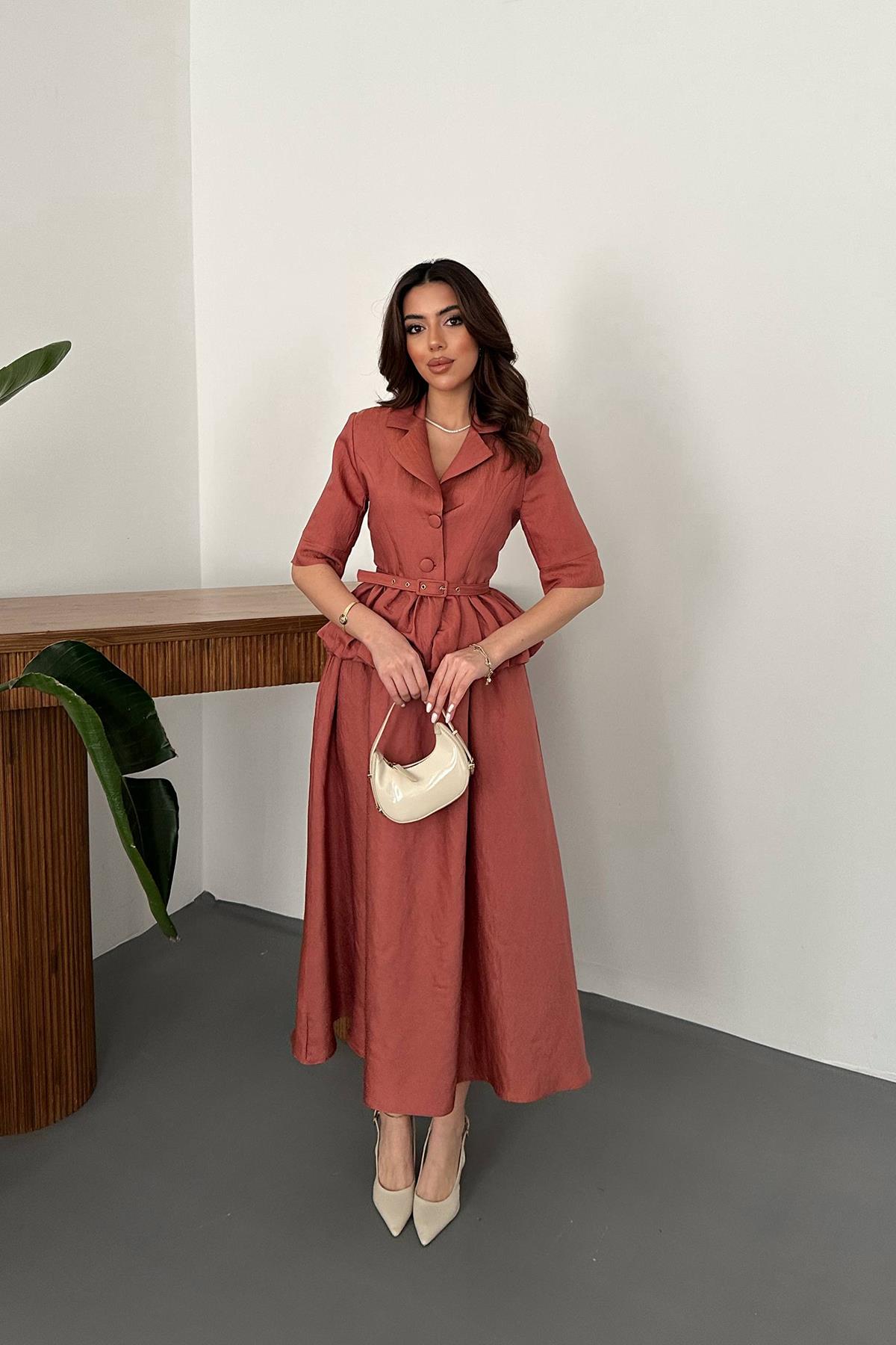 Toptan Mocca İnce Kemerli Fırfırlı Ceket Ve Büzgülü Etek Takım