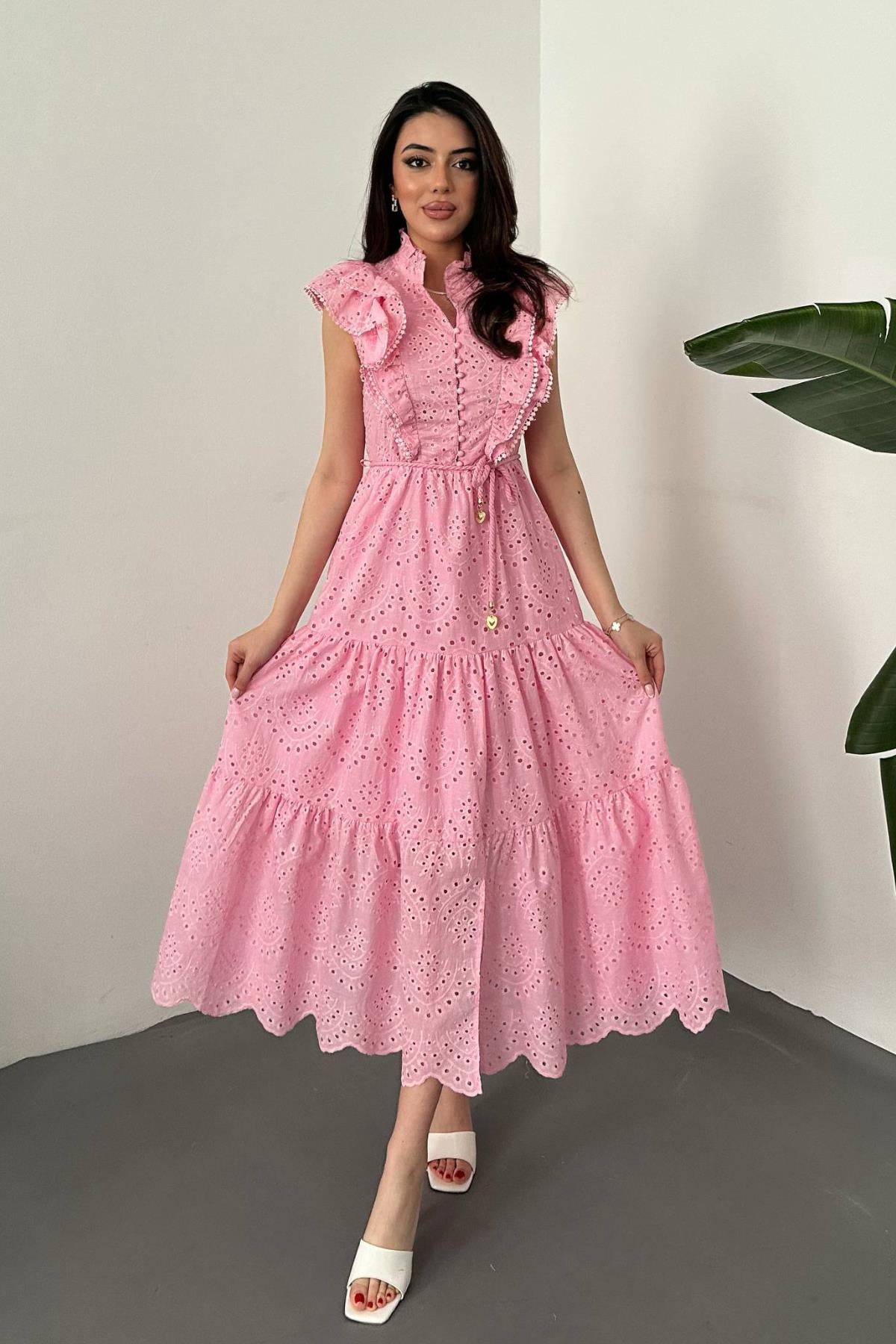 Pembe Fırfırlı Düğmeli Elbise