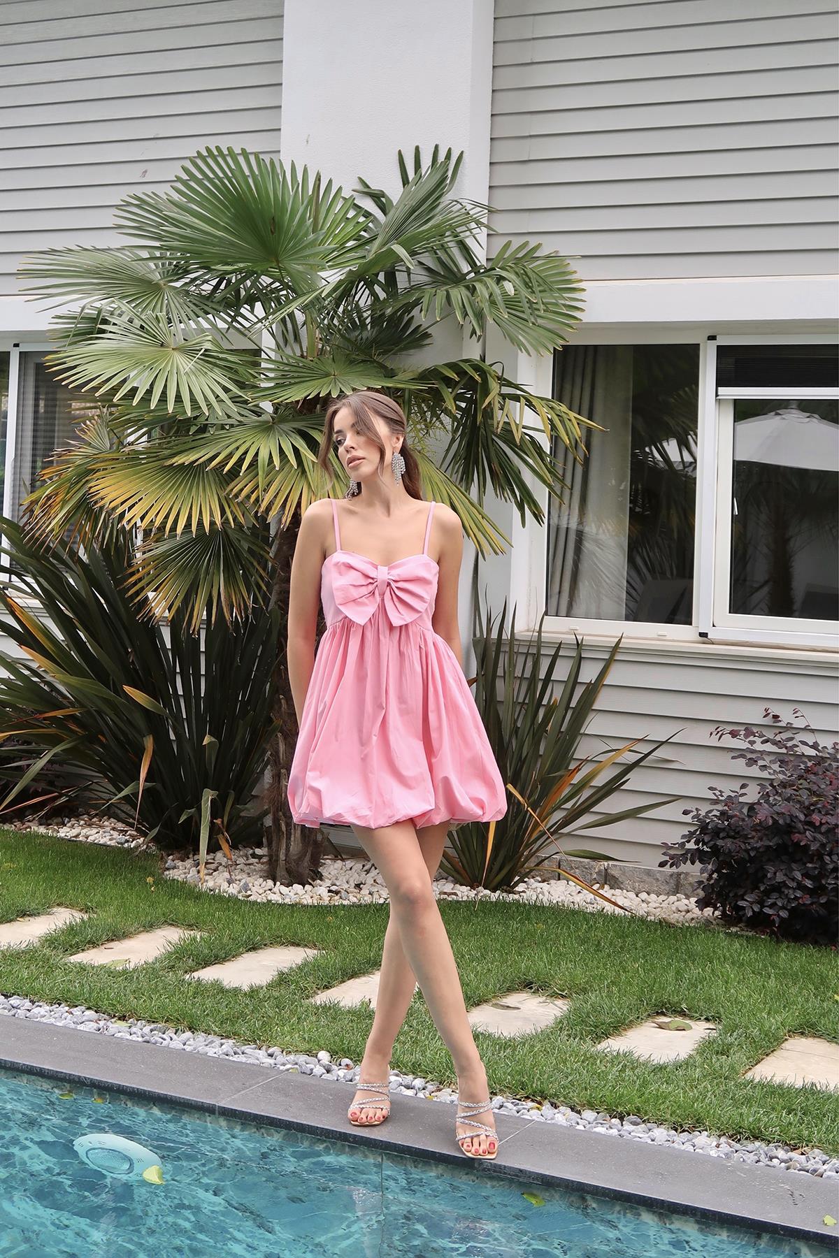 Toptan Pembe Önü Fiyonklu Askılı Elbise