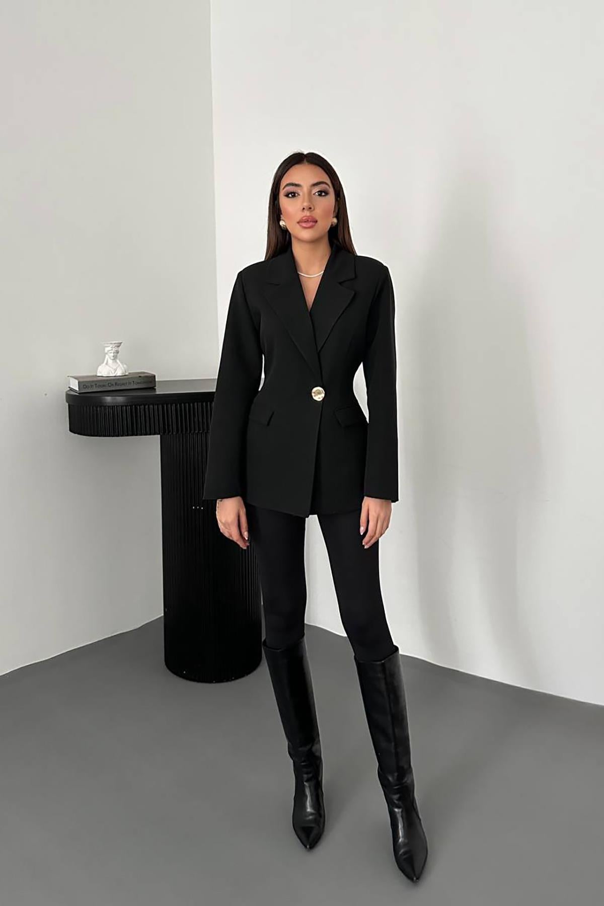 Siyah Belden Oturtmalı Blazer Ceket