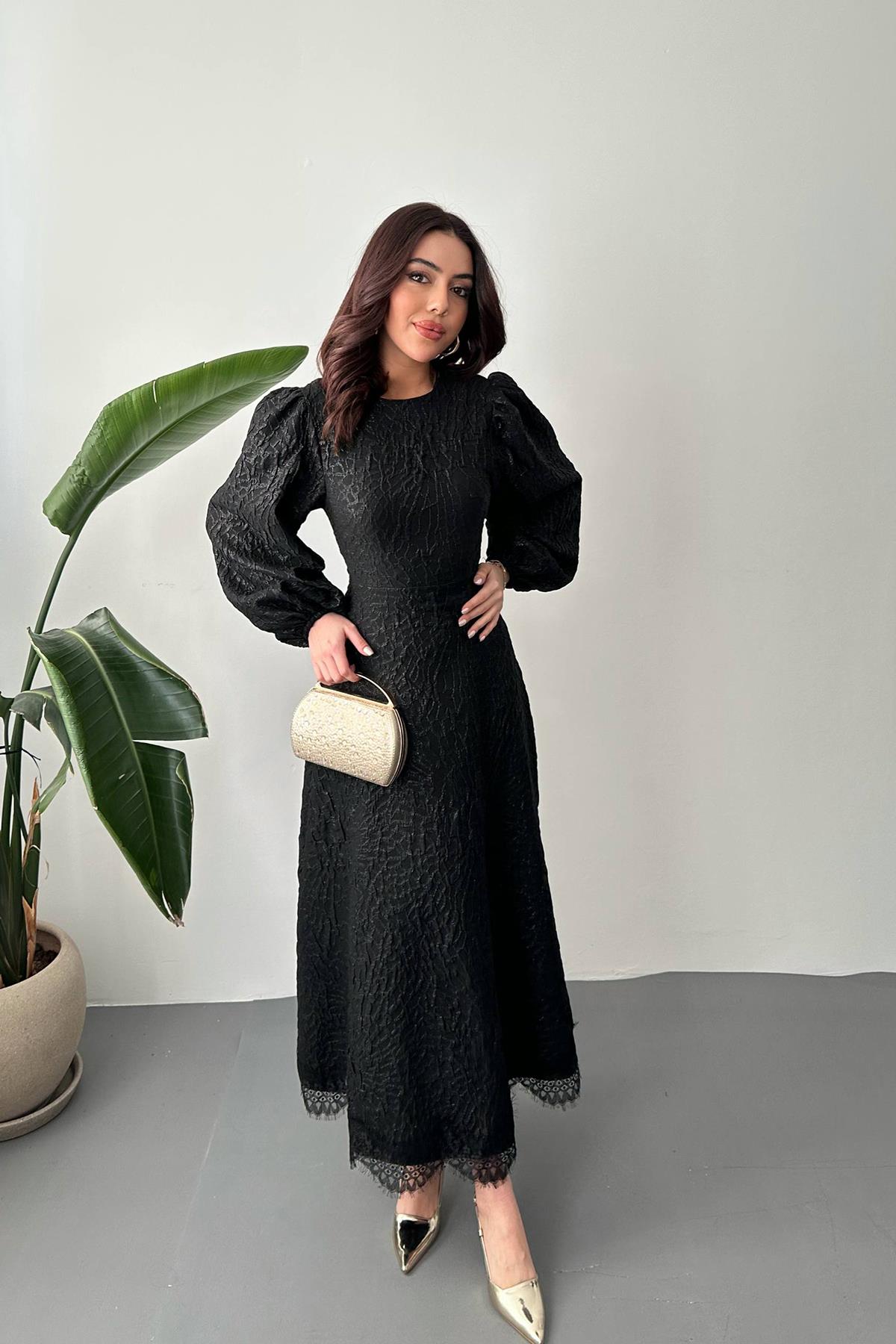 Toptan Siyah Kabartmalı Dantel Detaylı Kemerli Uzun Elbise Siyah L