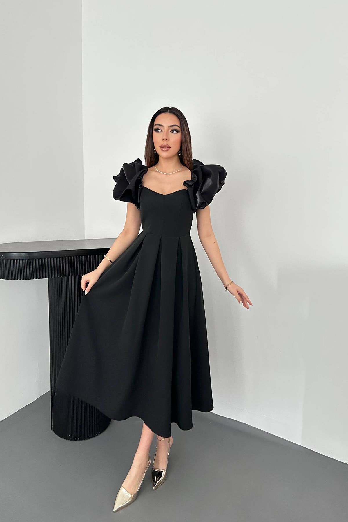 Toptan Siyah Kolları Balon Pileli Atlas Elbise Siyah L