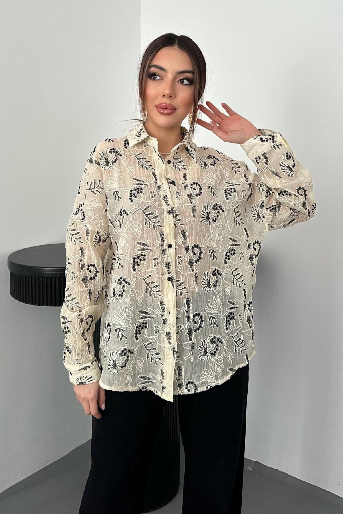 Siyah Nakışlı Oversize Gömlek