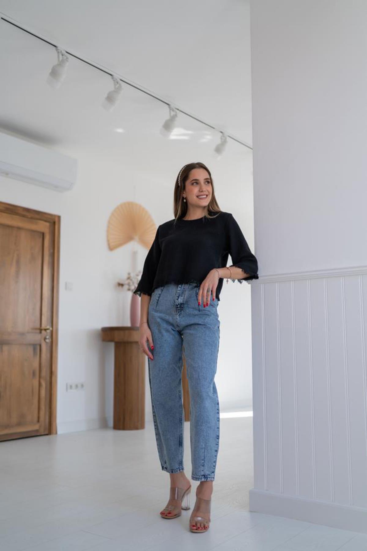 Toptan Siyah Püskül Detaylı Bluz