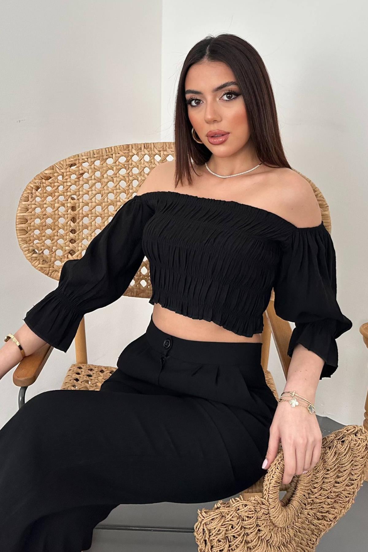 Siyah Yaka Bluz Ve Pantolon Siyah