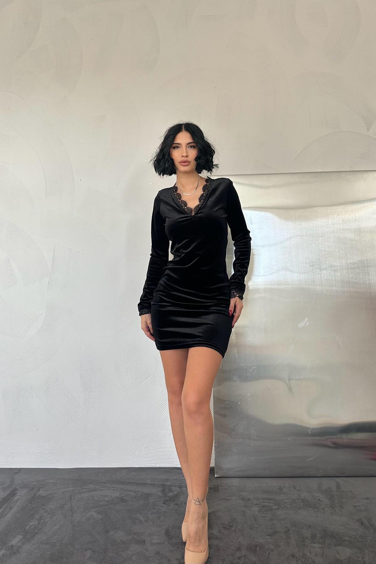 Toptan Siyah Yaka Ve Kol Dantelli Mini Elbise Siyah L
