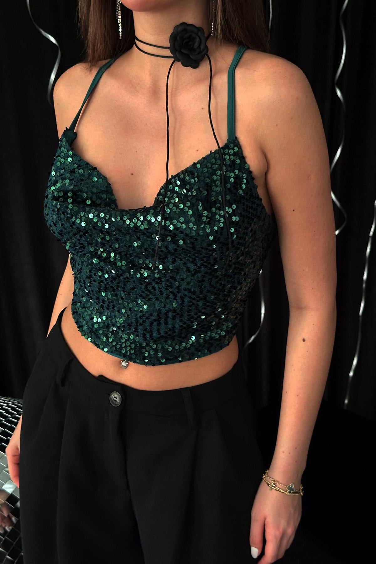 Toptan Zümrüt Askılı Degaje Bluz