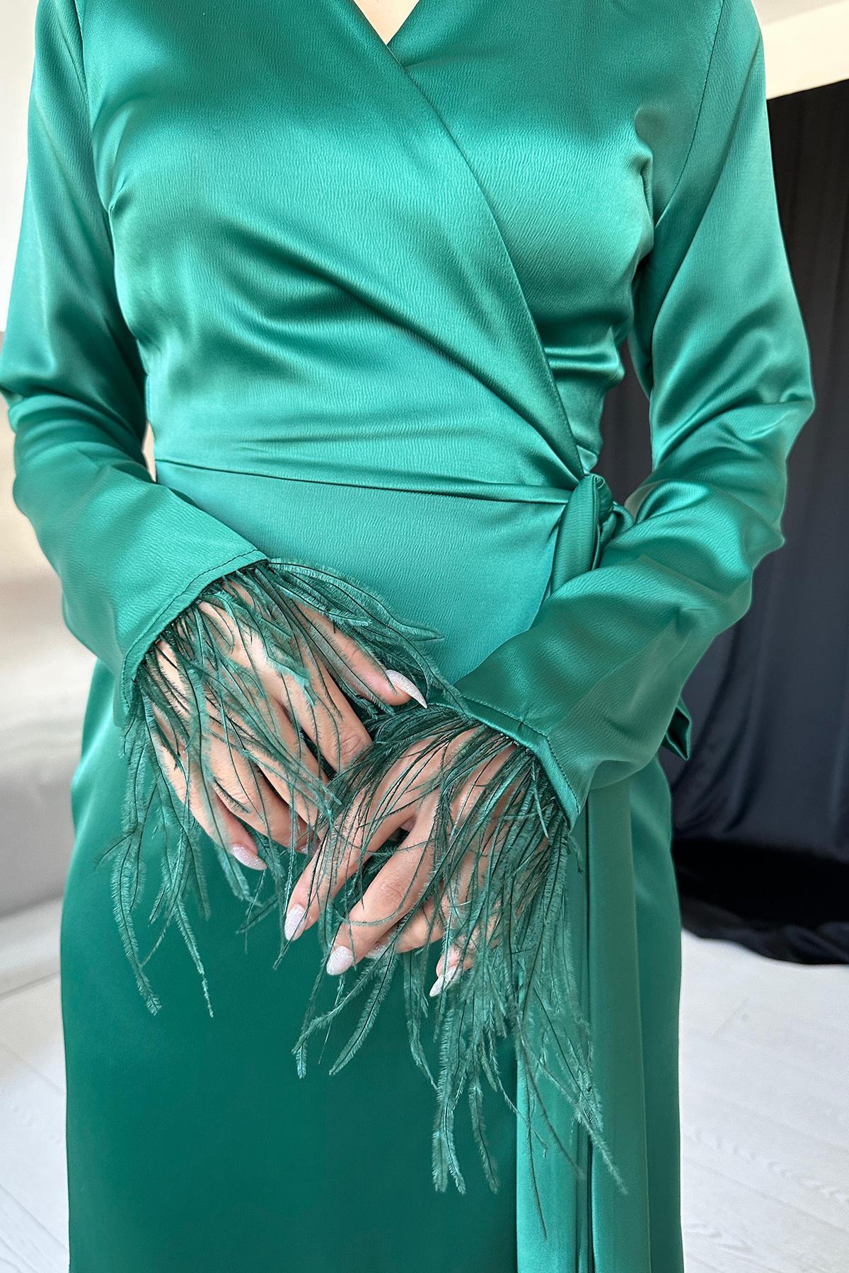 Toptan Zümrüt Yandan Bağlamalı Saten Elbise