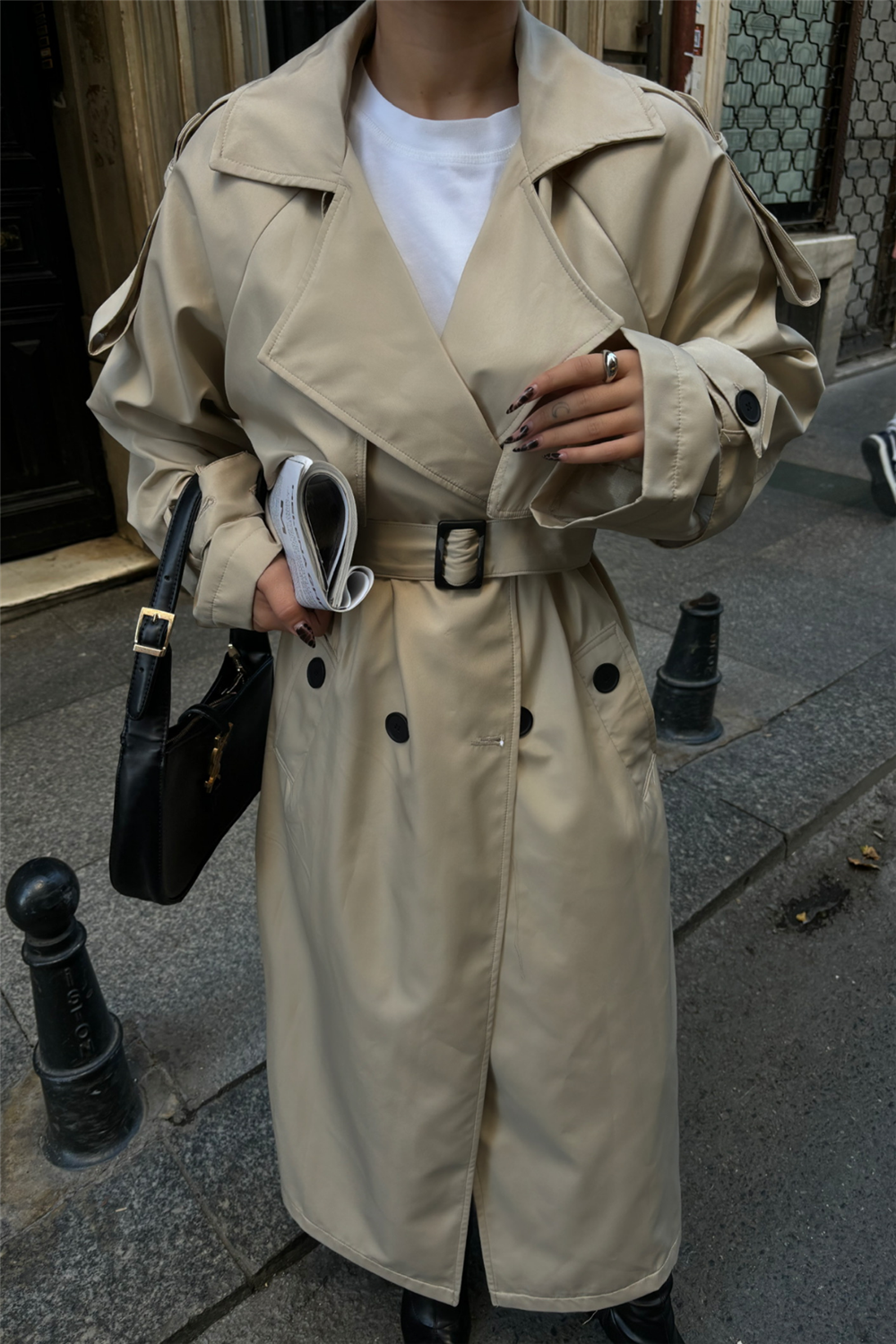 TRENCH YANDAN YIRTMAÇ DETAYLI - Bej