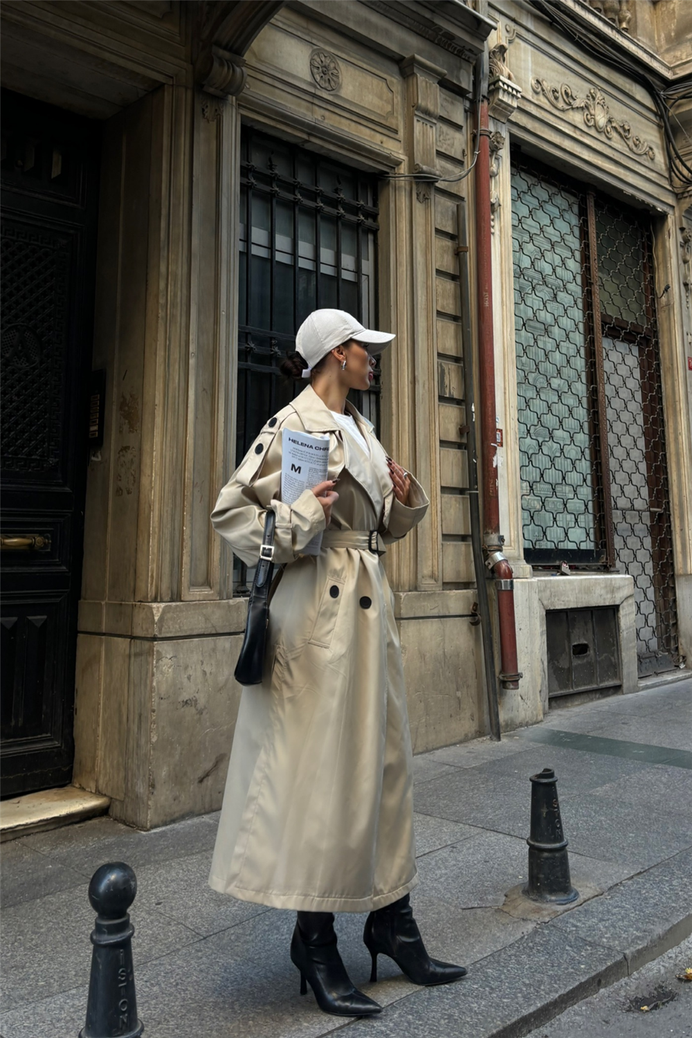 TRENCH YANDAN YIRTMAÇ DETAYLI - Bej