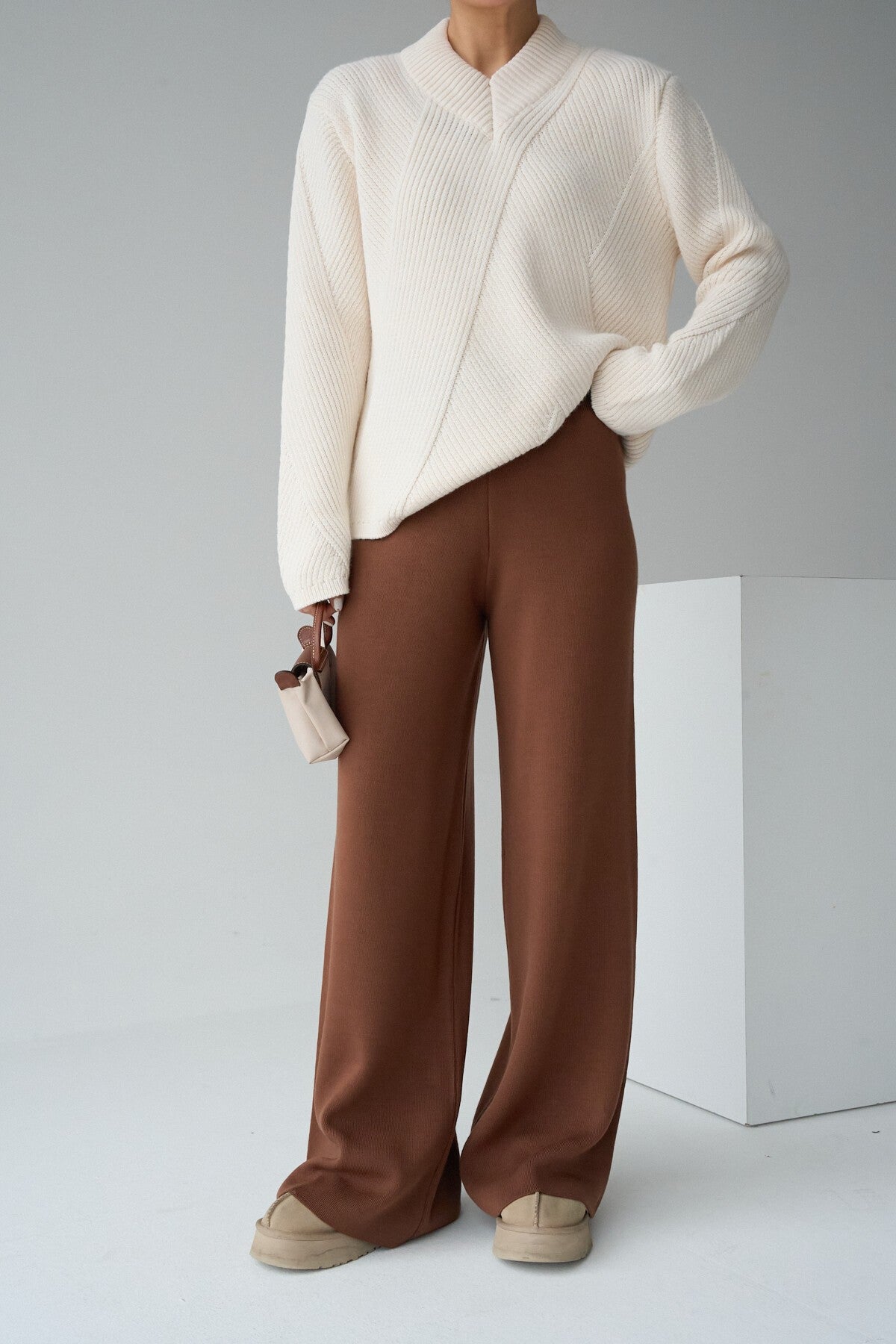Milk Coffee Knit Trousers