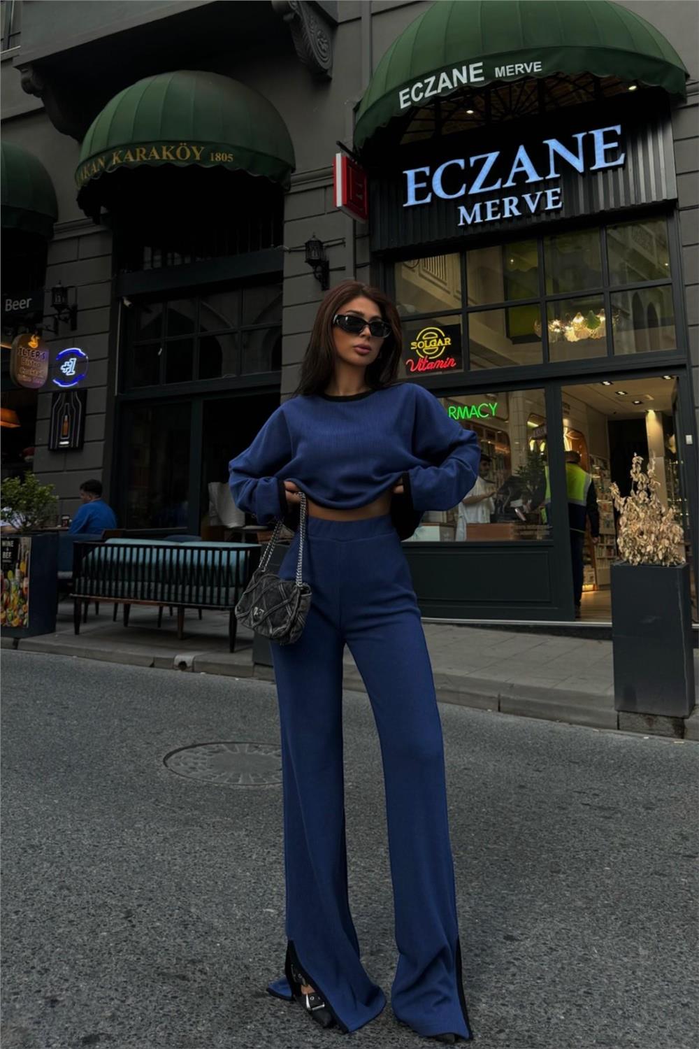 TRİKO TAKIM SWEAT-PANTOLON ŞERİT GEÇİŞLİ YIRTMAÇ DETAYLI - Lacivert