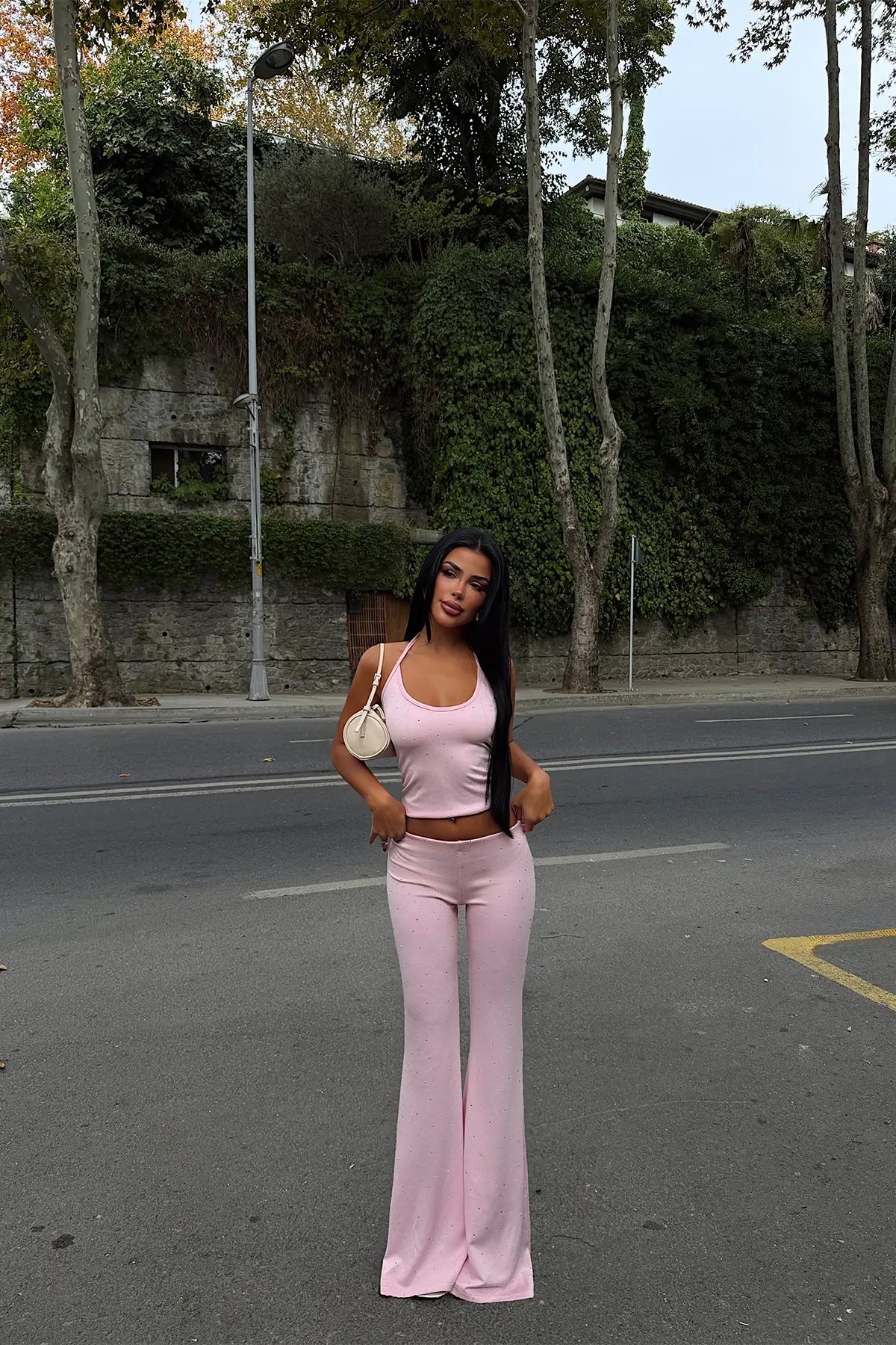 Pembe Taş Detay Pantolonlu Takım