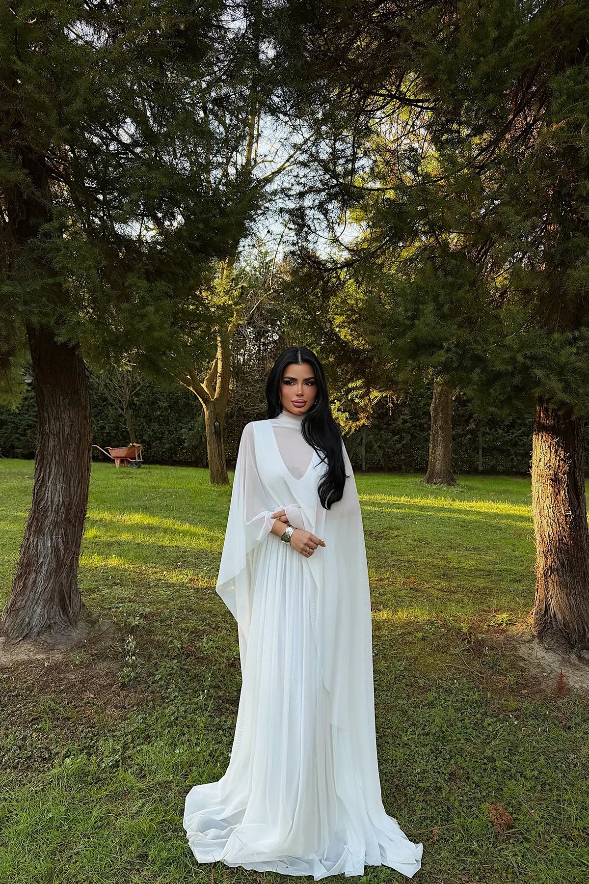 Beyaz Marika Elbise
