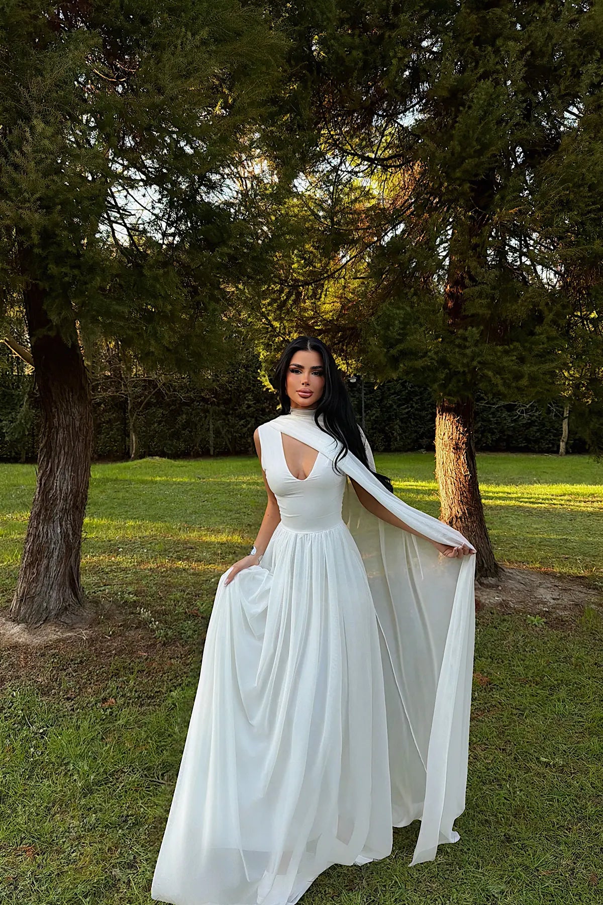 Beyaz Marika Elbise