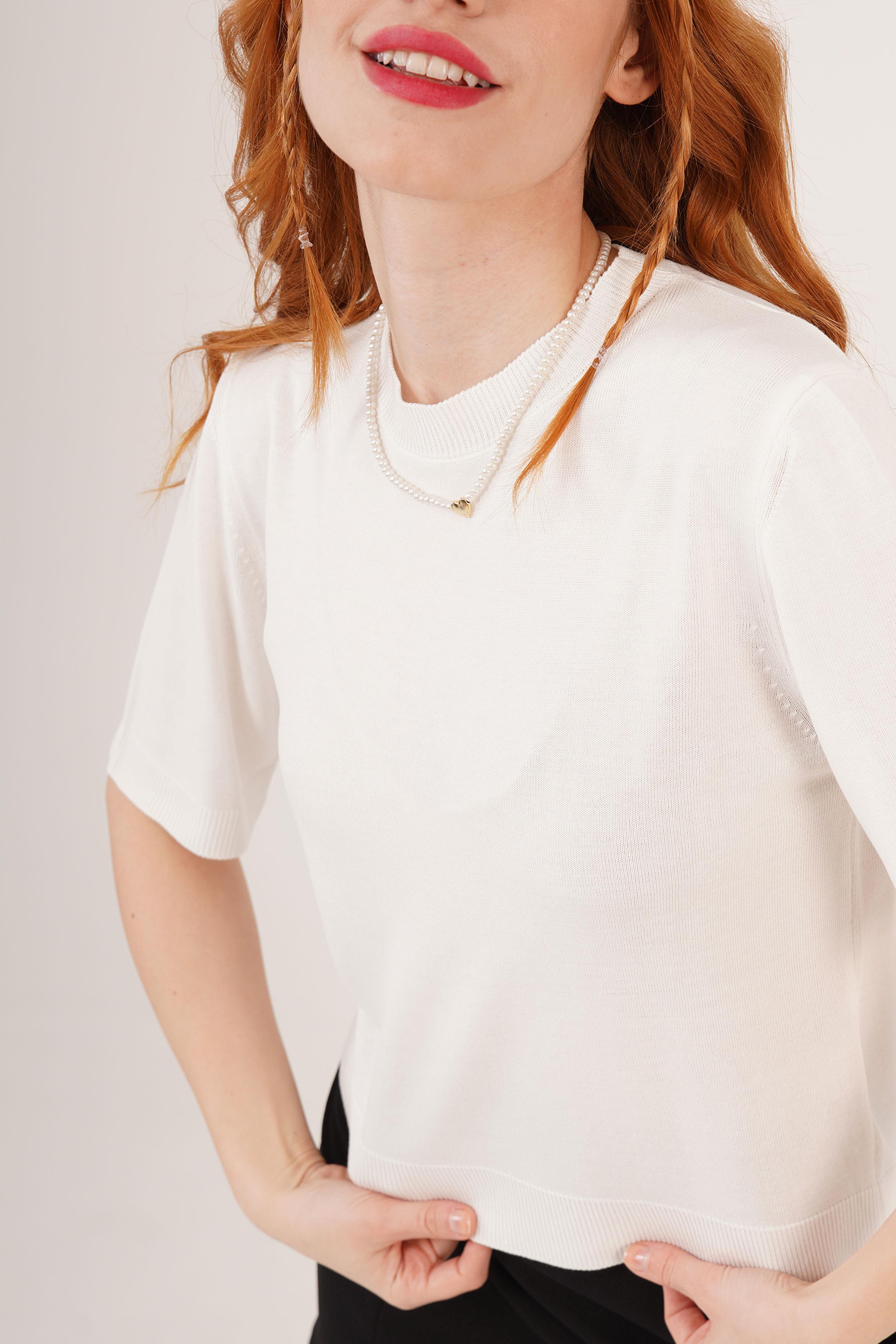 Yarım Kol Yuvarlak Yaka Likralı Toptan İnce Beyaz Triko Bluz