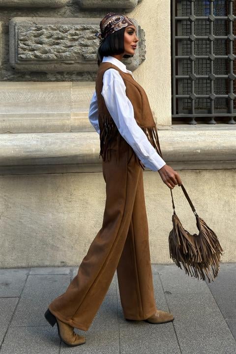 Yeleği Püsküllü Süet Takım 10273