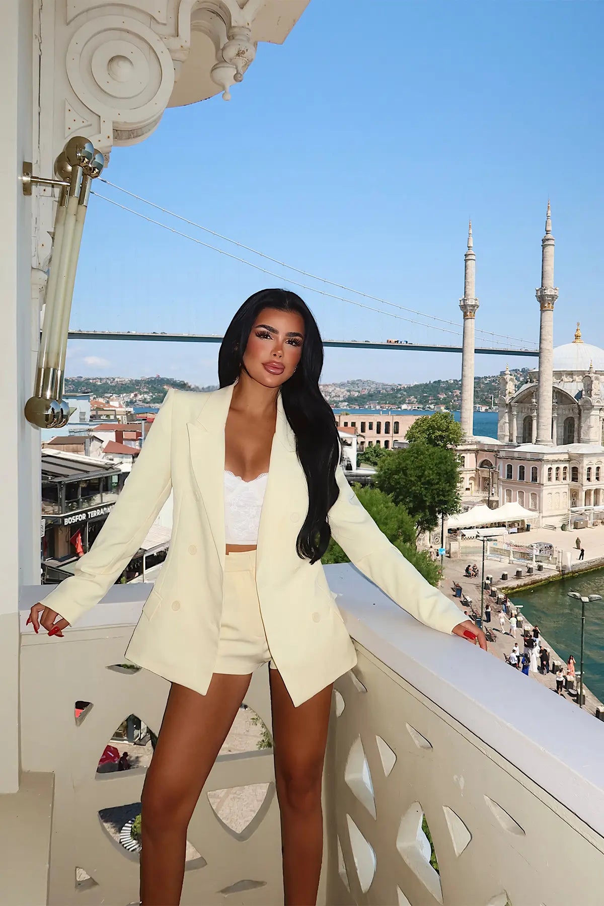 Sarı Şortlu Takım