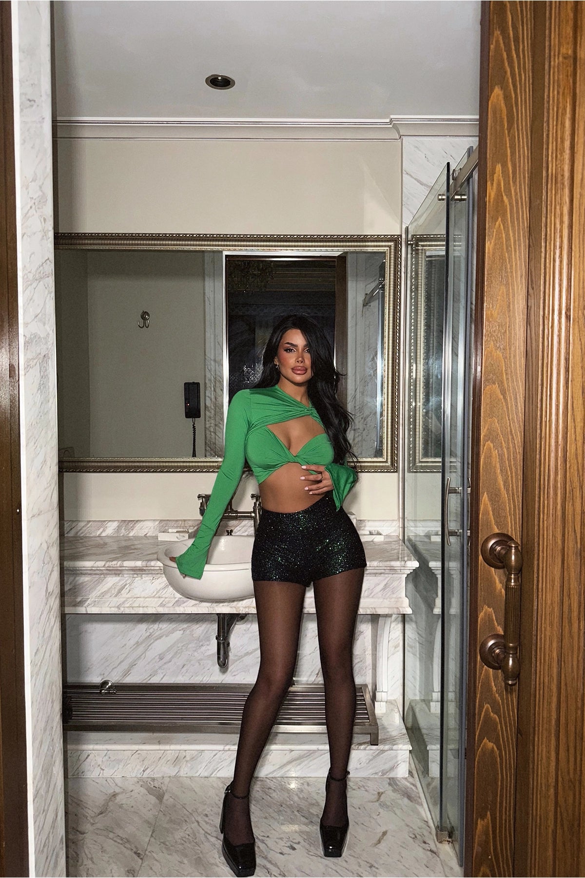 Yeşil Pul Detay Şort XS