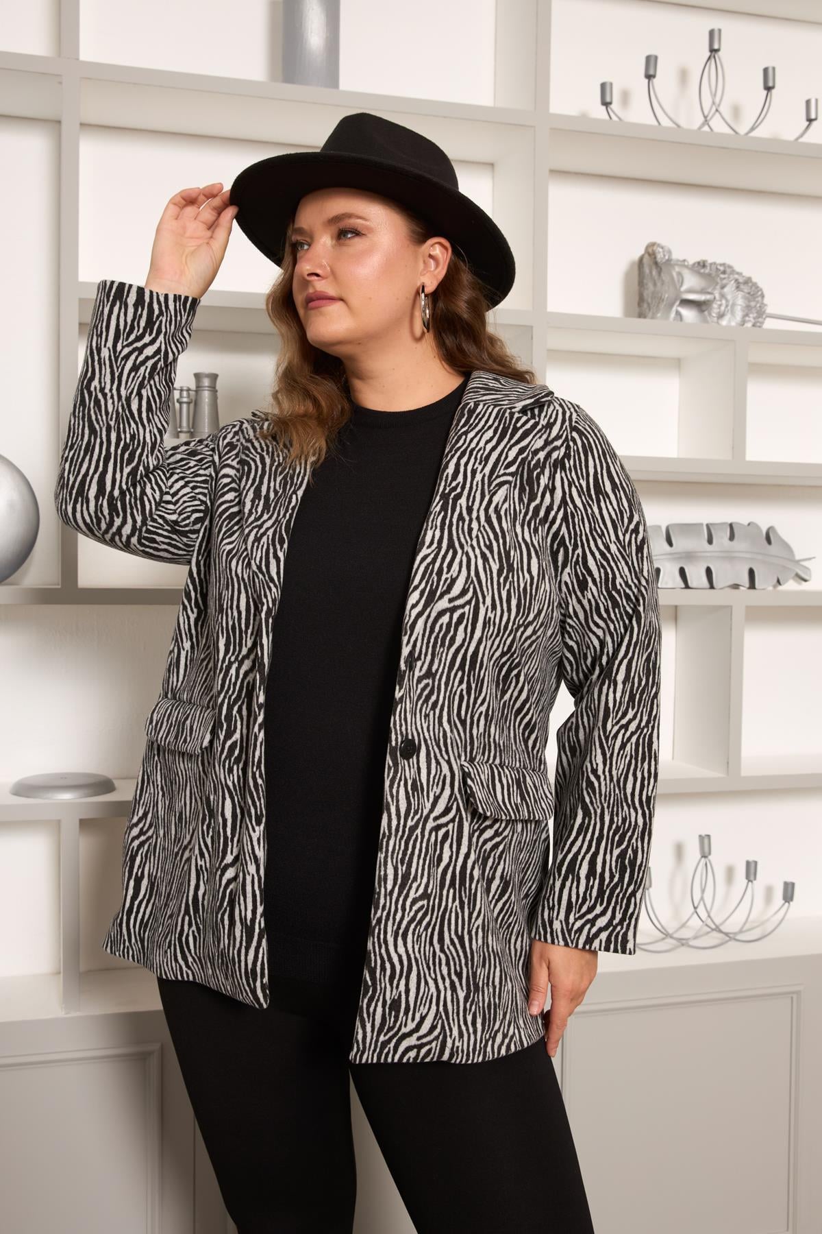 Zebra Desenli Büyük Beden Ceket Gri